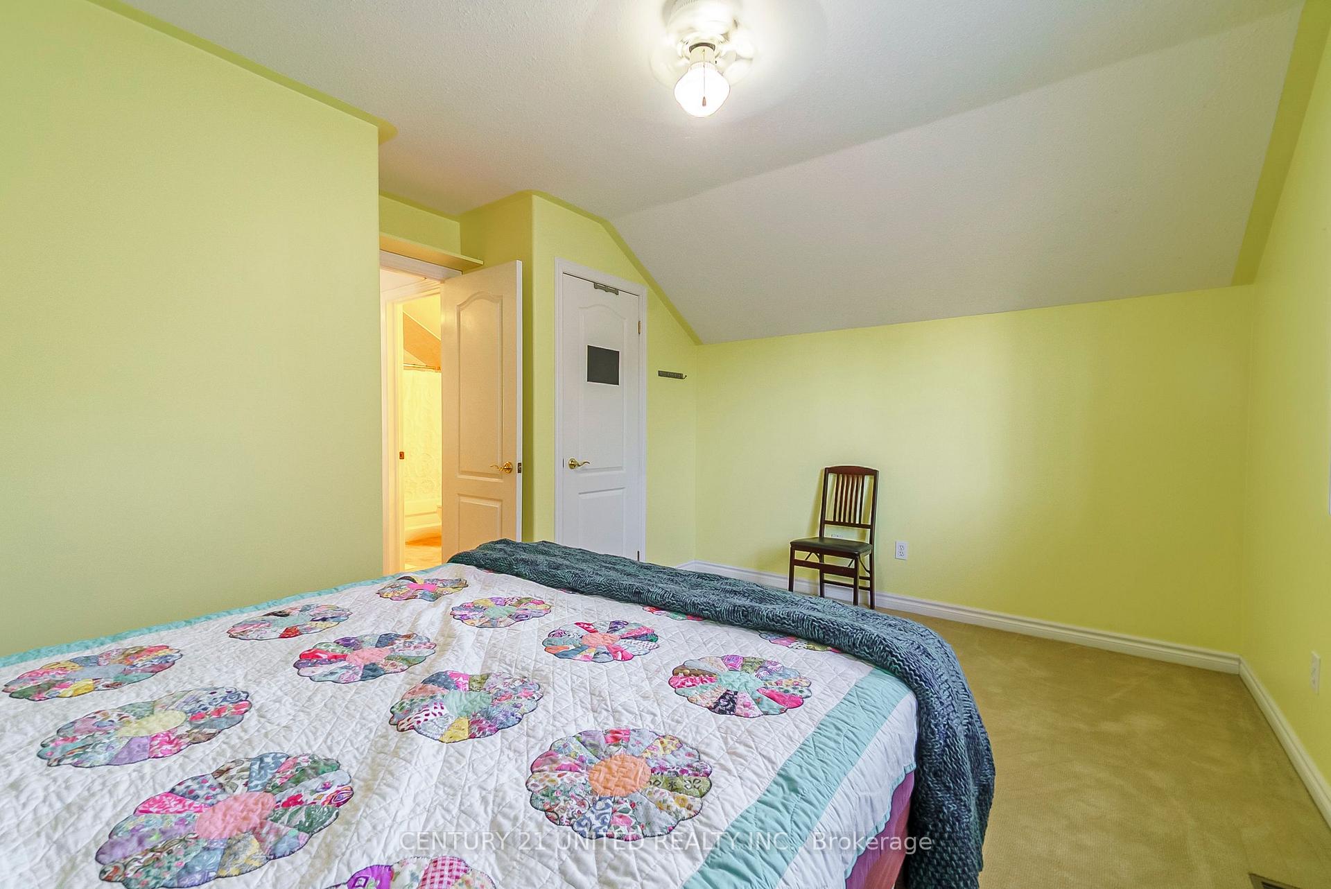 Photo 26 of 2416 Denure Drive, Peterborough, Monaghan Ward 2 — HOMEH