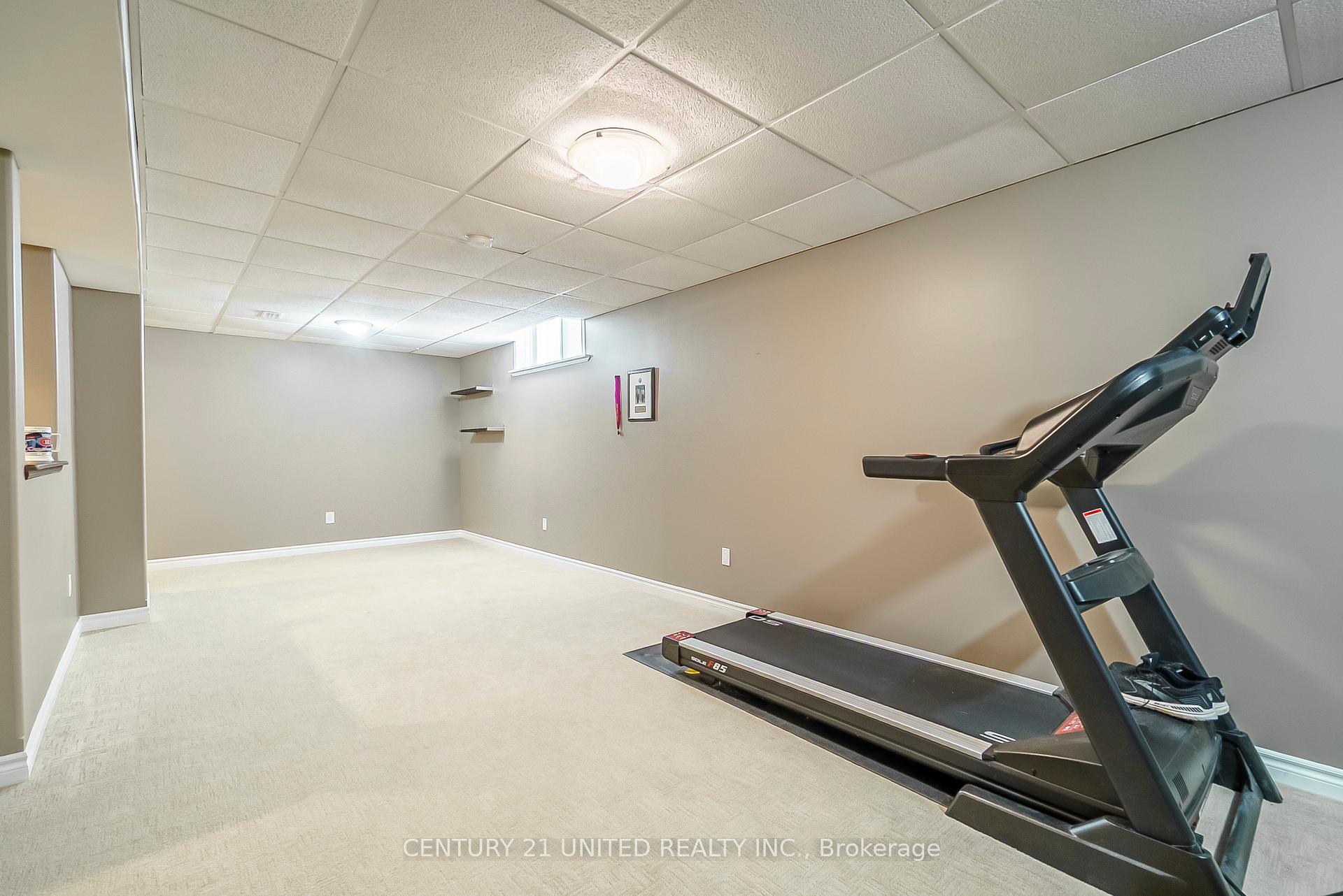 Photo 29 of 2416 Denure Drive, Peterborough, Monaghan Ward 2 — HOMEH