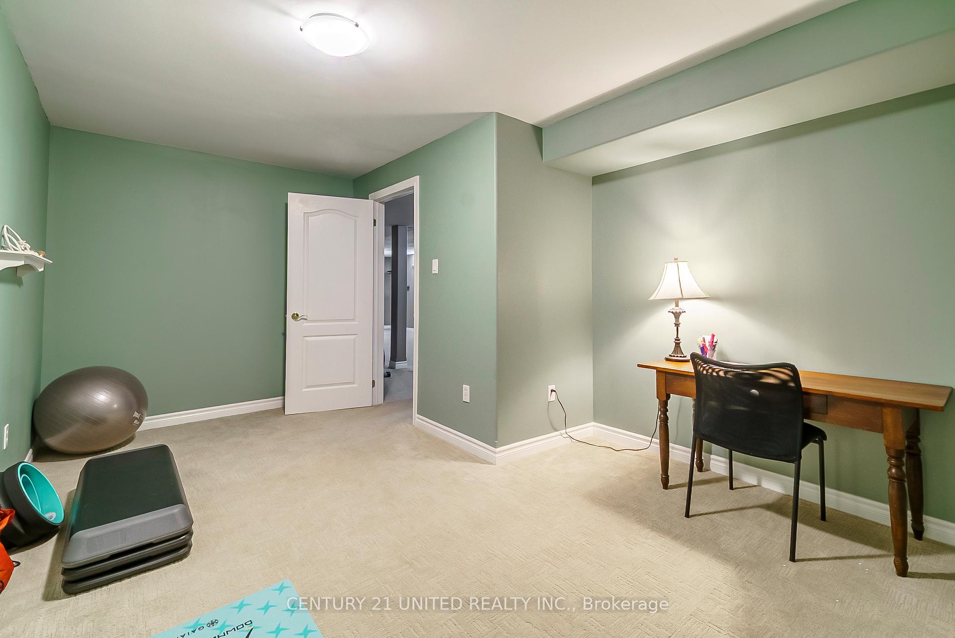 Photo 33 of 2416 Denure Drive, Peterborough, Monaghan Ward 2 — HOMEH