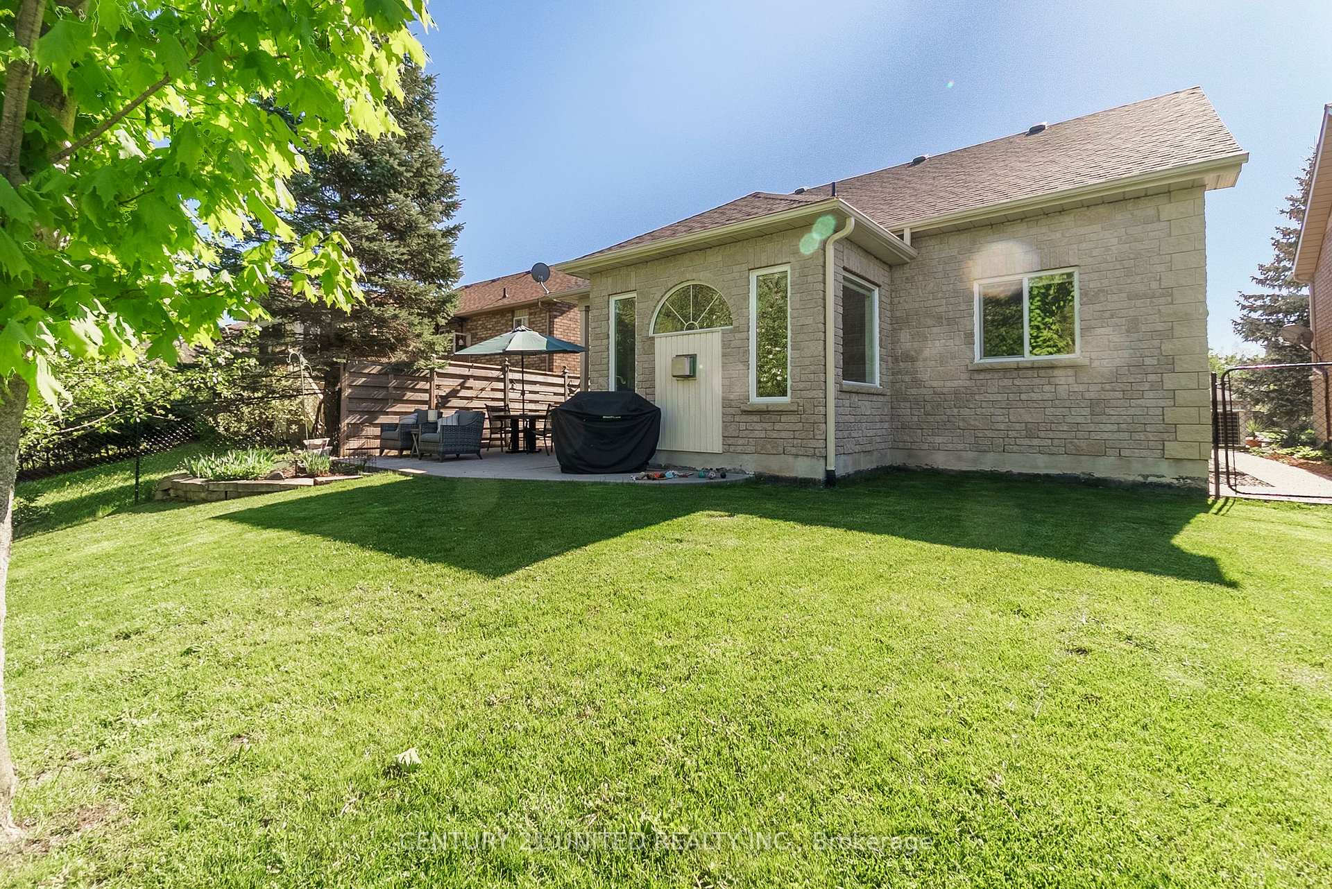 Photo 37 of 2416 Denure Drive, Peterborough, Monaghan Ward 2 — HOMEH