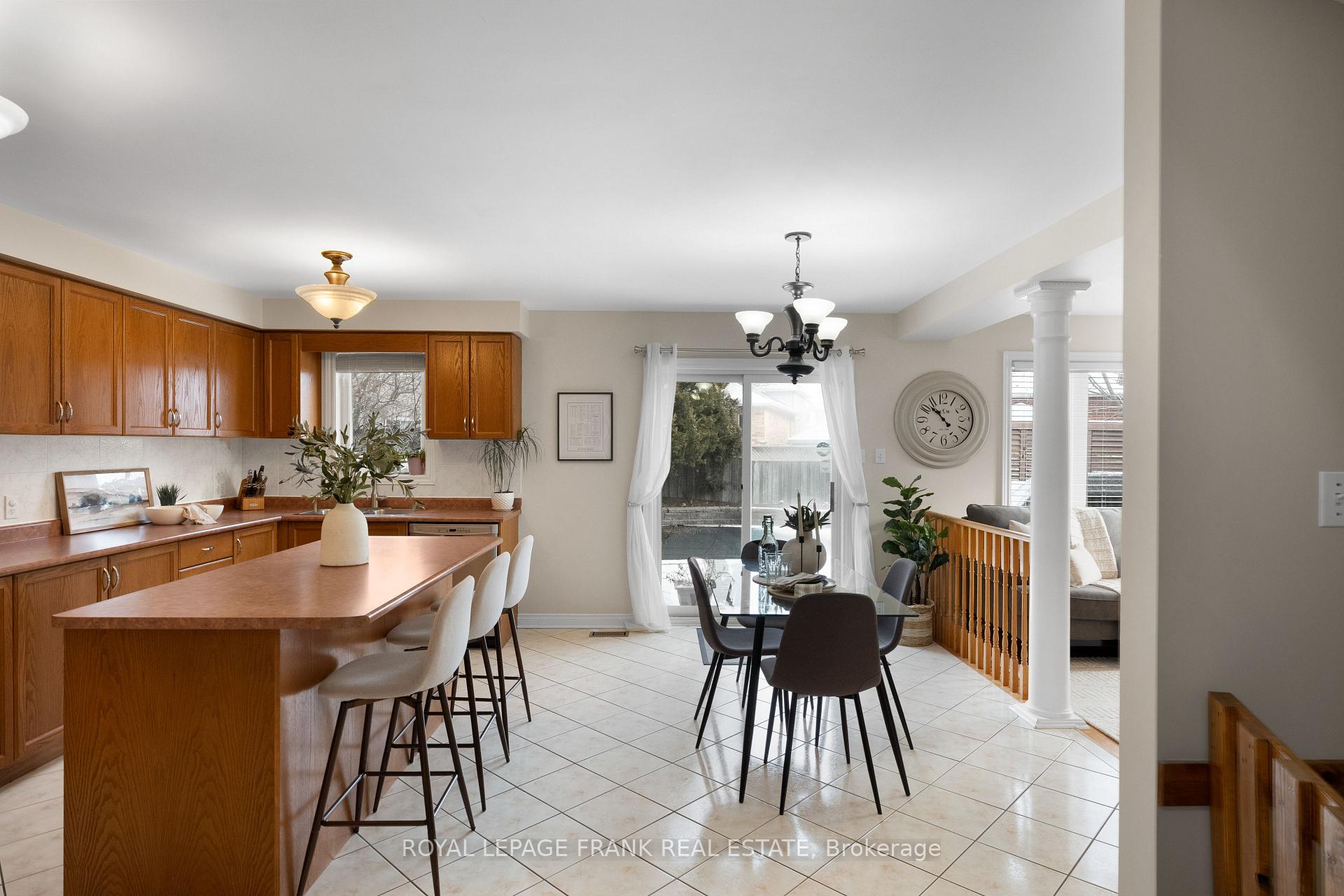 Photo 6 of 11 Pineway Court, Whitby, Rolling Acres — HOMEH