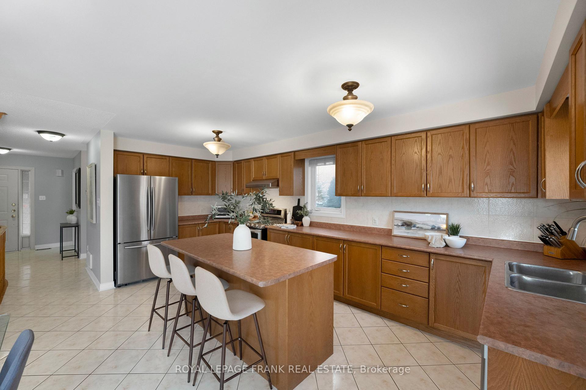 Photo 7 of 11 Pineway Court, Whitby, Rolling Acres — HOMEH