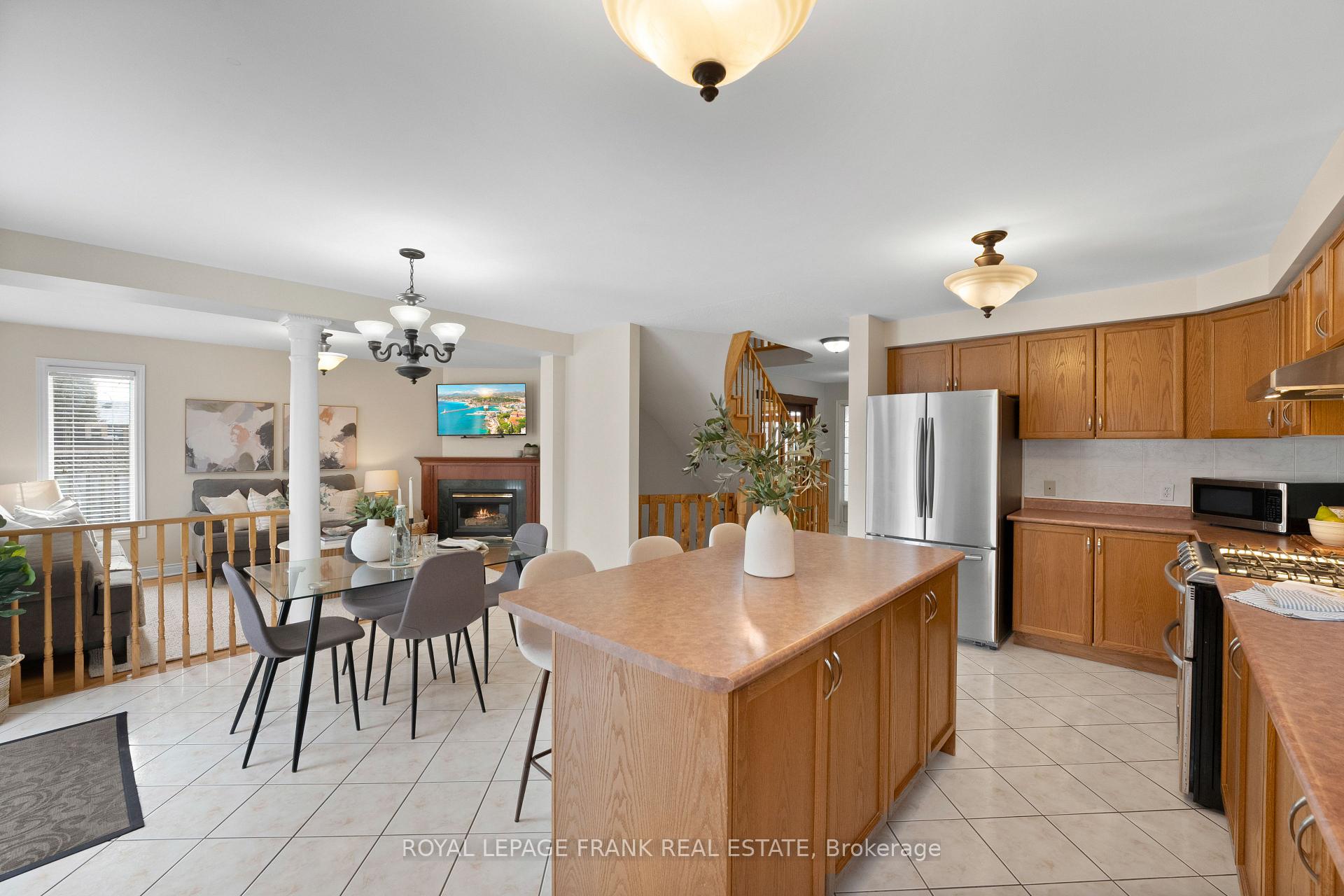 Photo 10 of 11 Pineway Court, Whitby, Rolling Acres — HOMEH