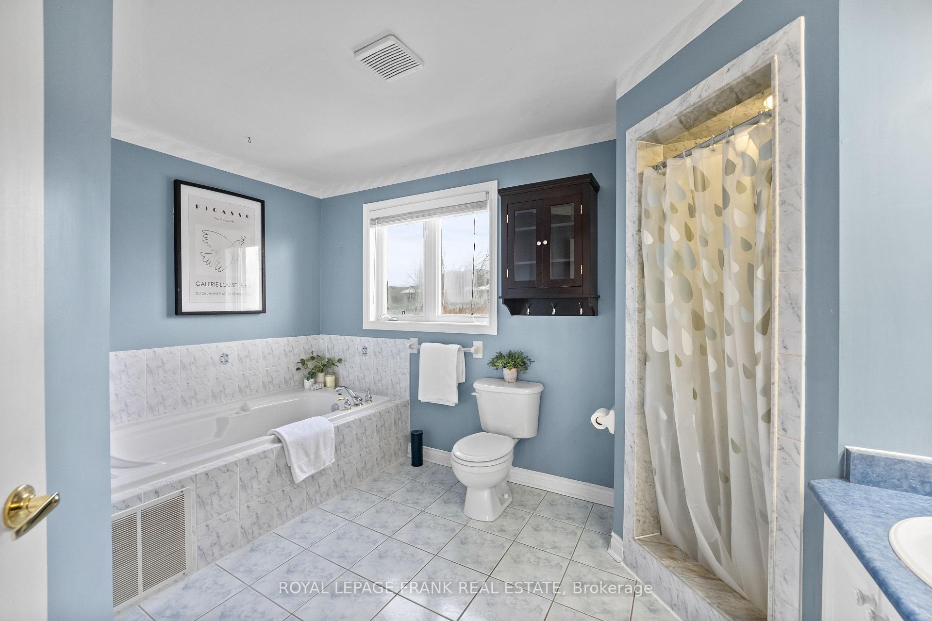 Photo 24 of 11 Pineway Court, Whitby, Rolling Acres — HOMEH