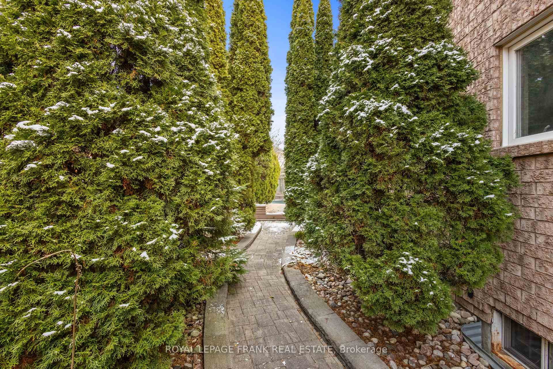 Photo 40 of 11 Pineway Court, Whitby, Rolling Acres — HOMEH