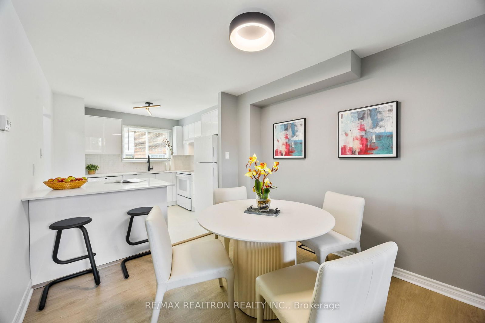 Photo 4 of Unit 114, 65 Godstone Rd, North York, Don Valley Village — HOMEH