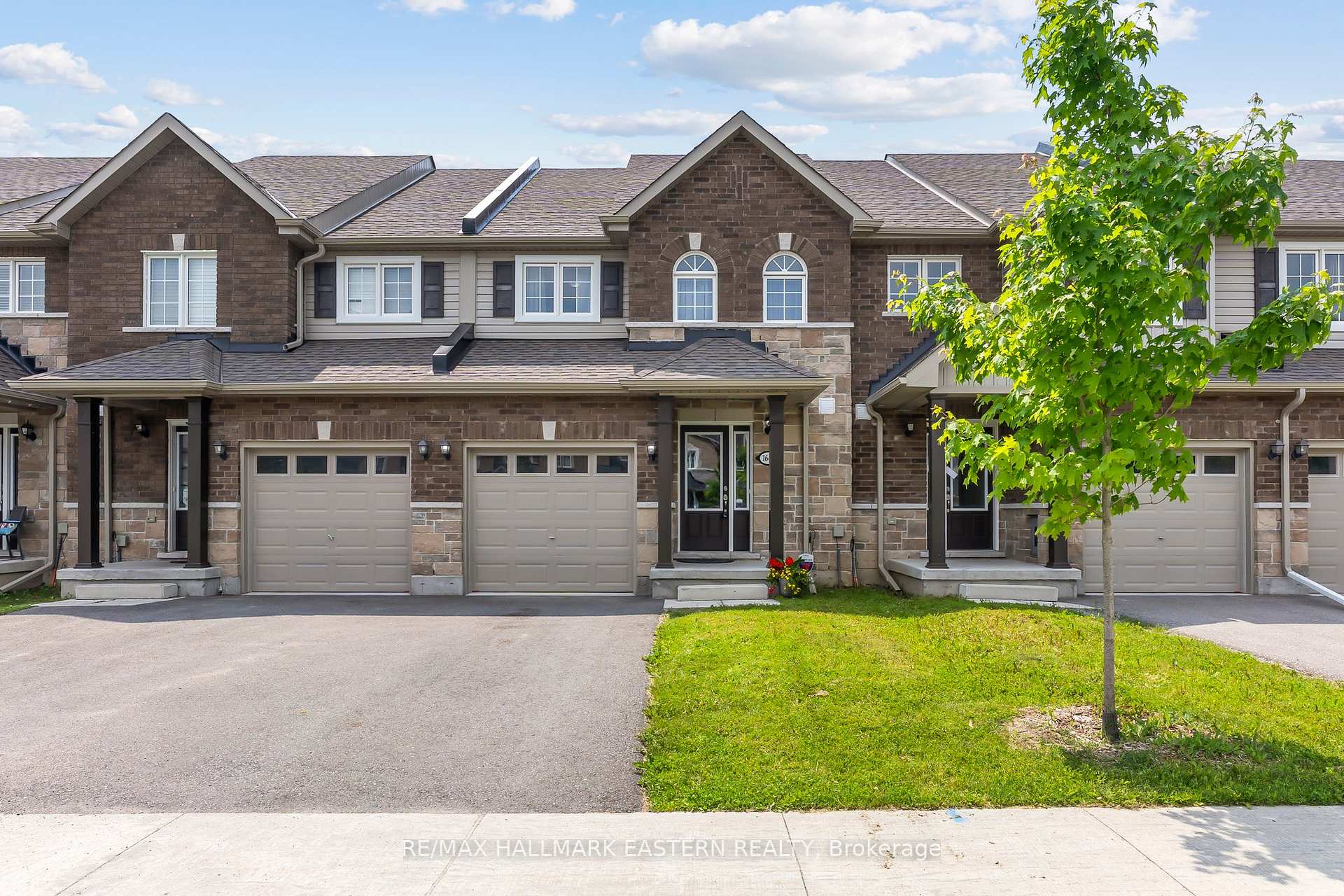 Front of 1649 Hetherington Drive