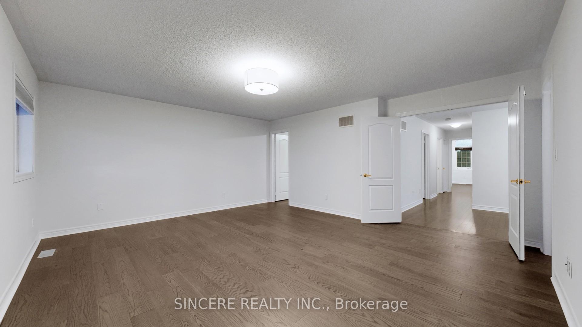 Photo 23 of 87 Rockland Crescent, Whitby, Brooklin — HOMEH