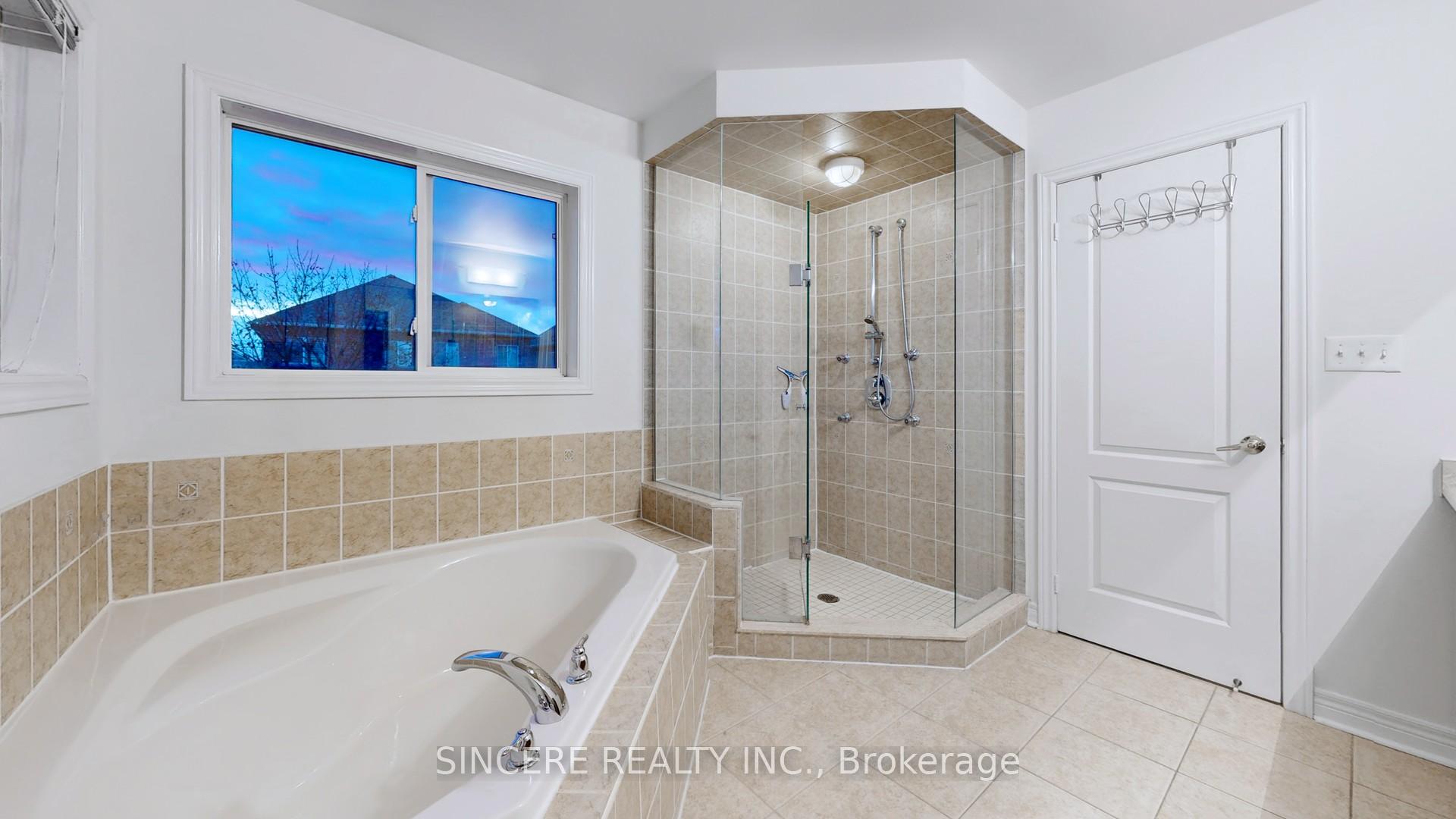 Photo 26 of 87 Rockland Crescent, Whitby, Brooklin — HOMEH