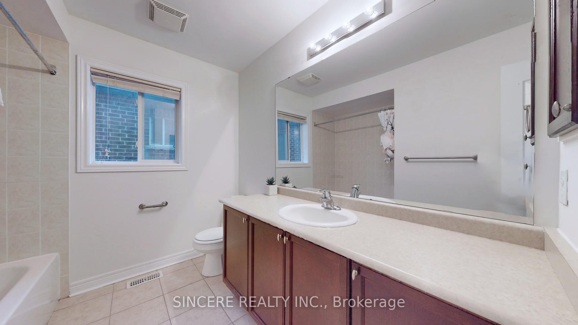 Photo 36 of 87 Rockland Crescent, Whitby, Brooklin — HOMEH