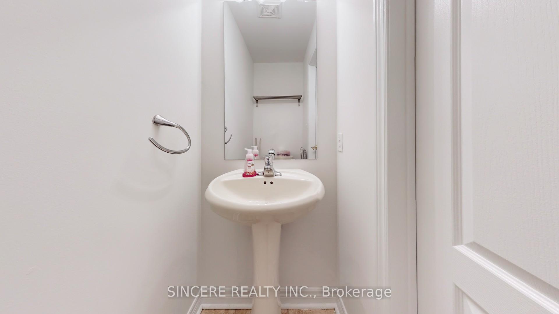 Photo 38 of 87 Rockland Crescent, Whitby, Brooklin — HOMEH