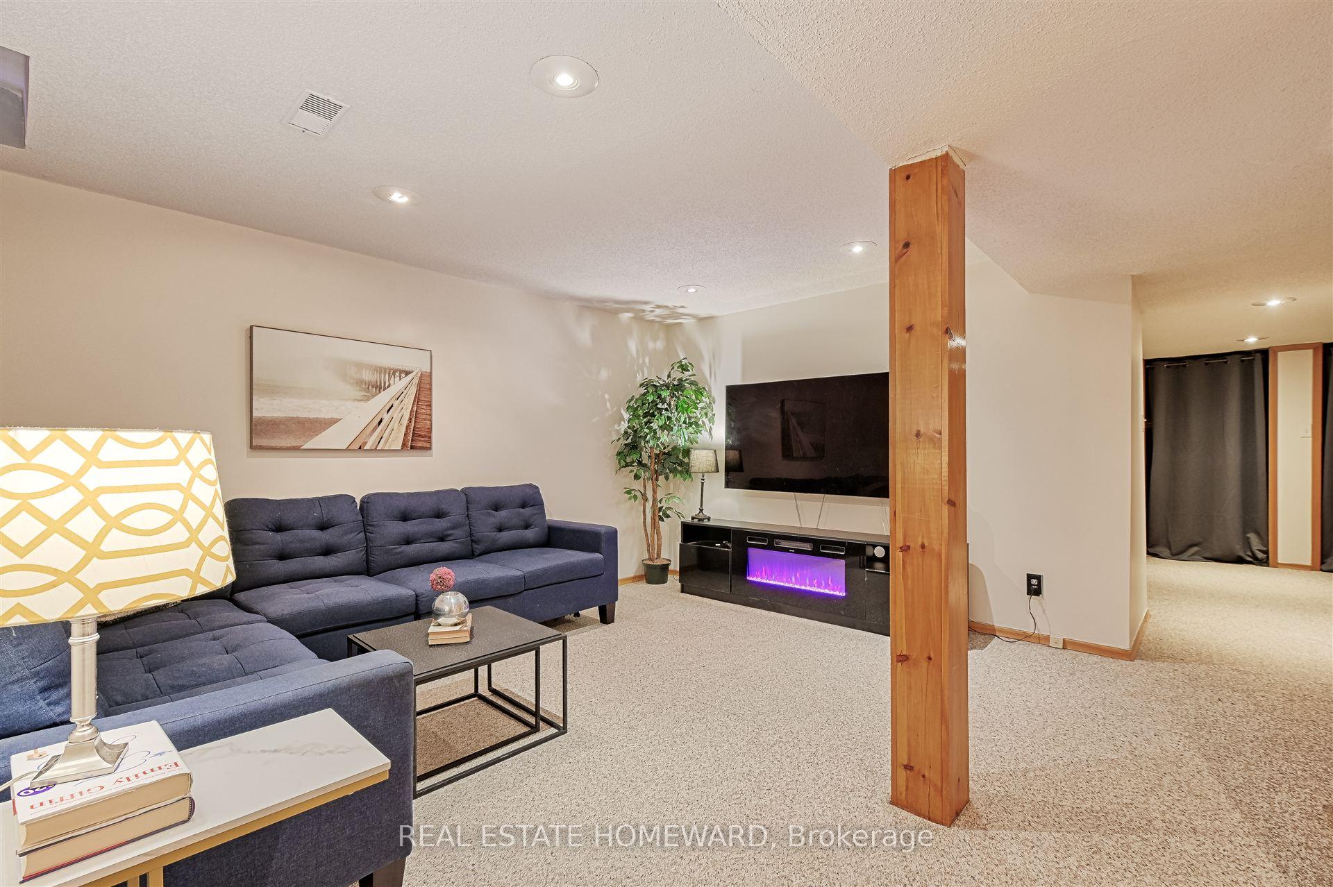 Photo 1 of 562 Cobblehill Drive, Oshawa, Pinecrest — HOMEH