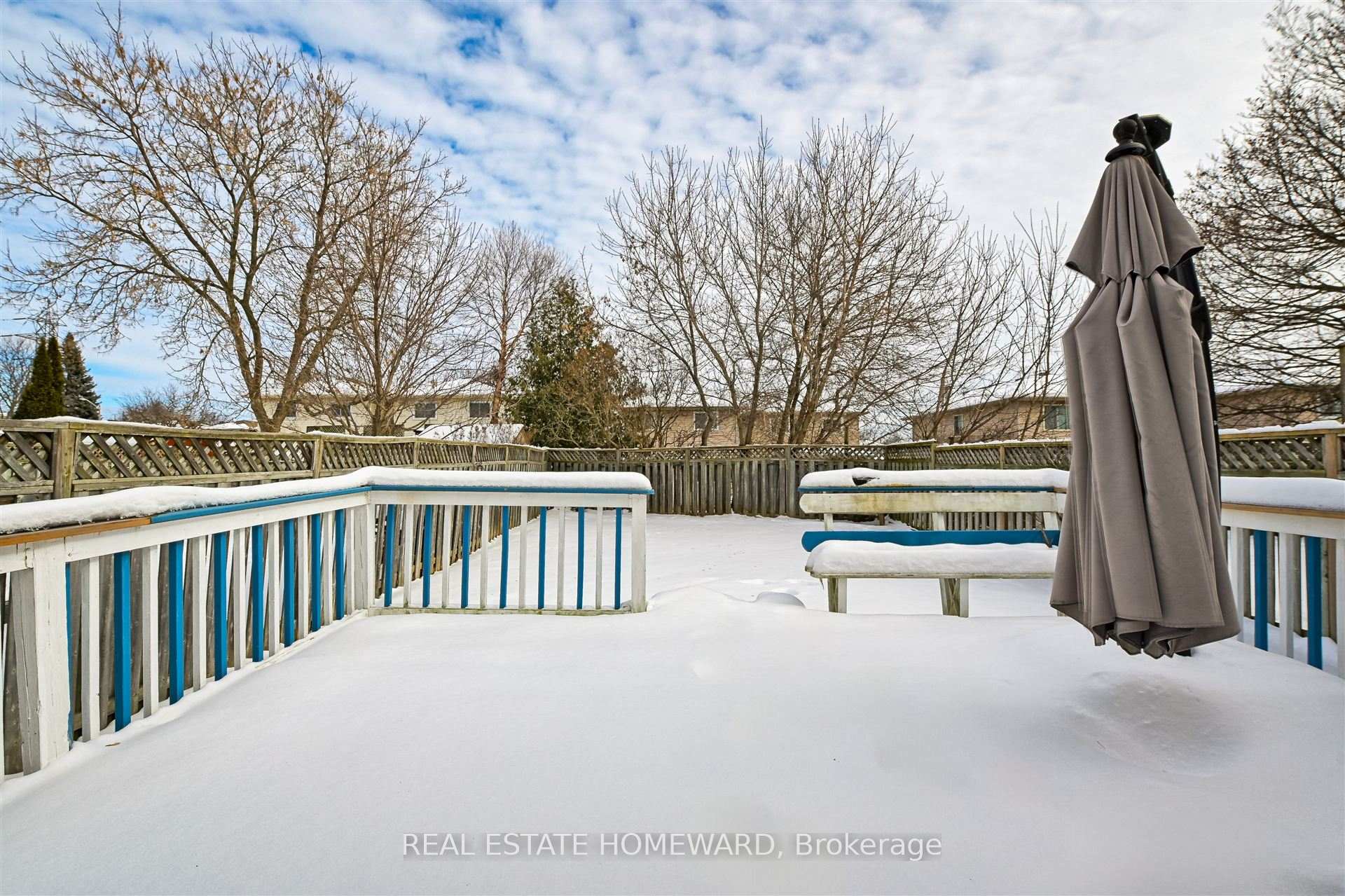 Photo 4 of 562 Cobblehill Drive, Oshawa, Pinecrest — HOMEH