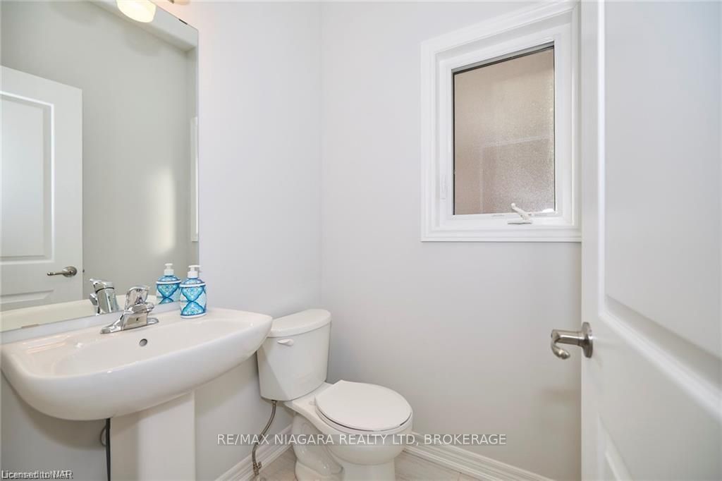 Photo 9 of 128 Sunflower Place, Welland, West Welland — HOMEH