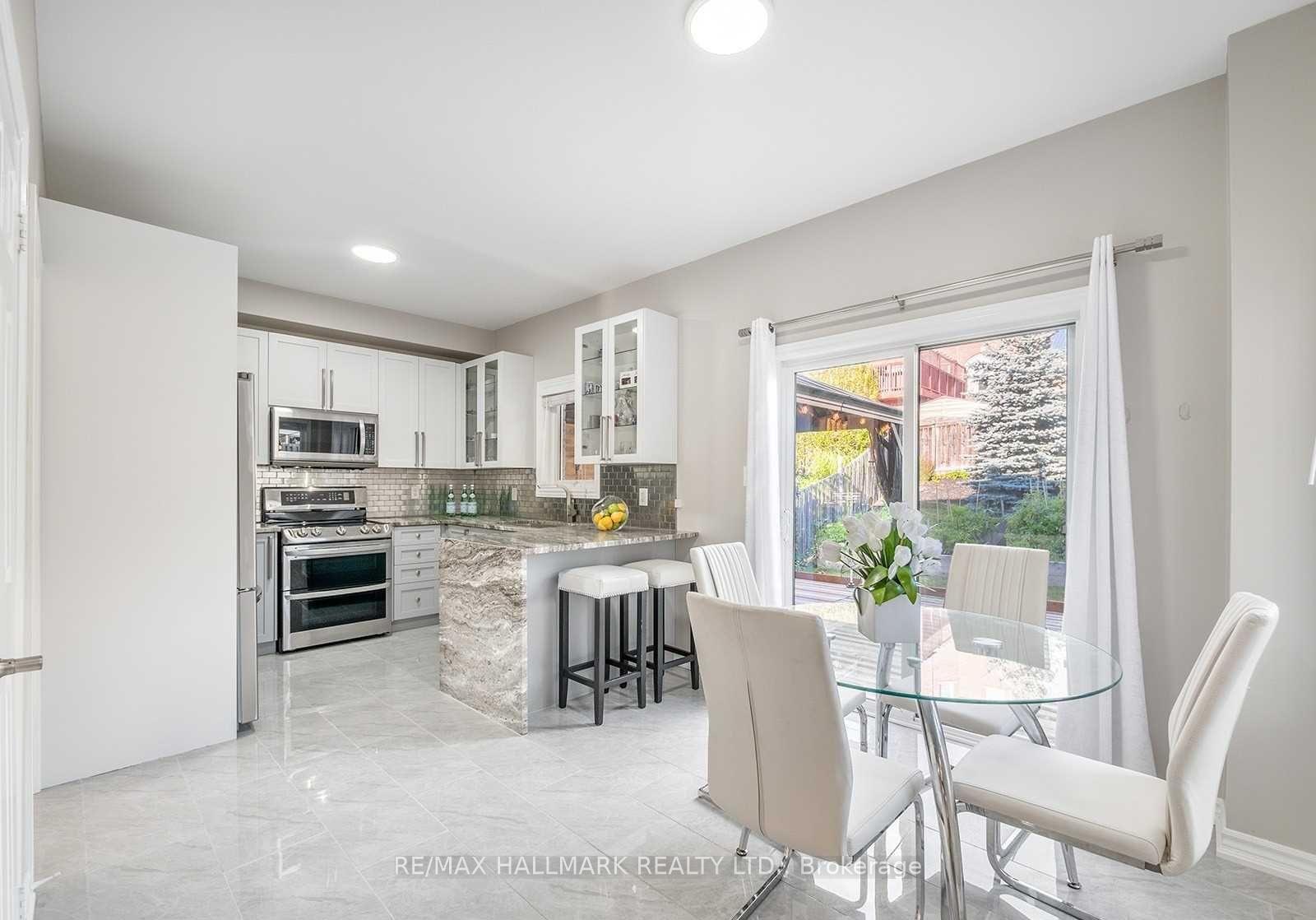 Photo 5 of 17 Silver Trail, Barrie, Ardagh — HOMEH