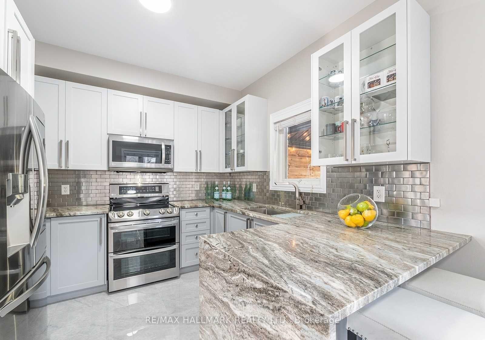 Photo 6 of 17 Silver Trail, Barrie, Ardagh — HOMEH