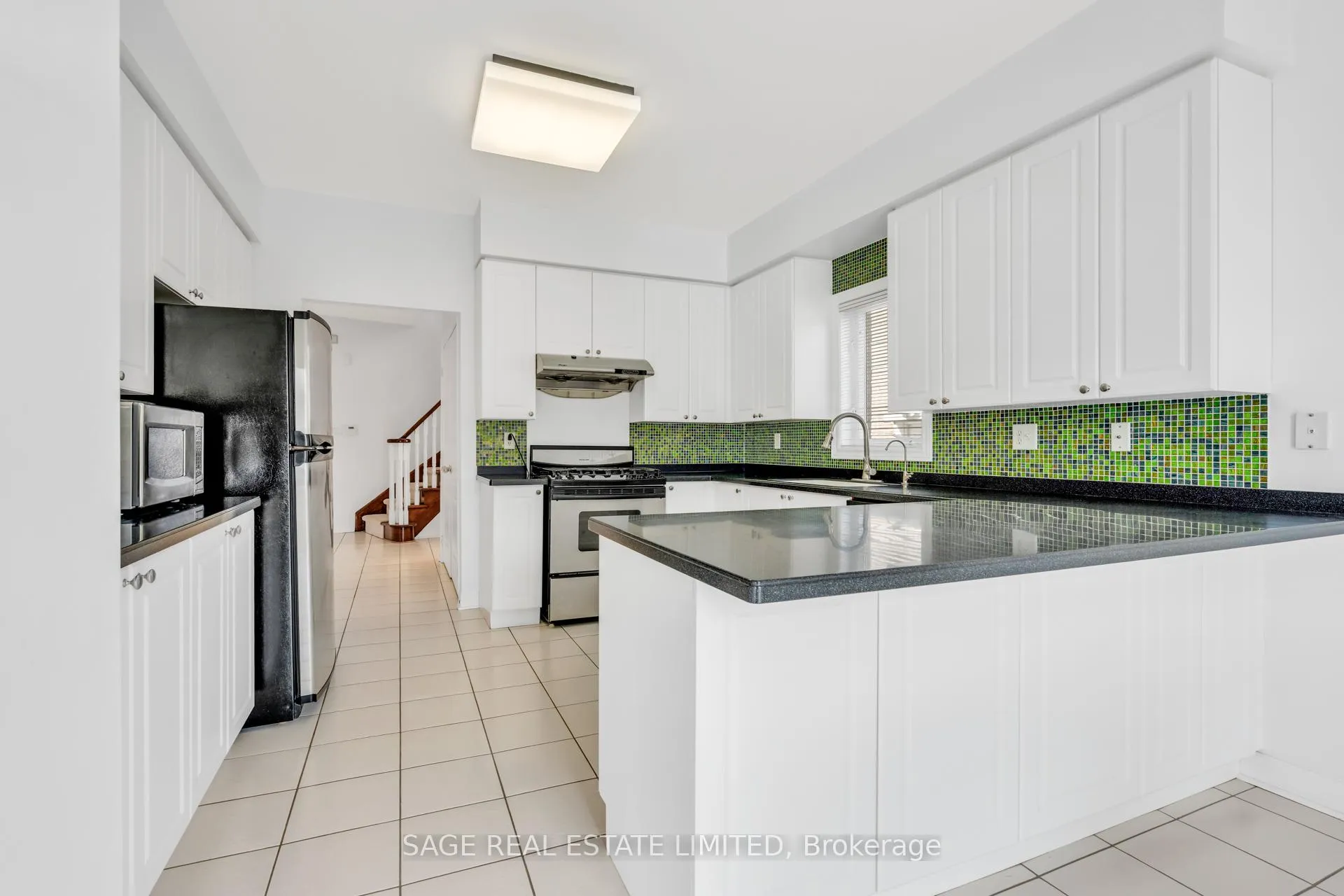 Photo 8 of 41 Cynthia Jean Street, Markham, Berczy — HOMEH