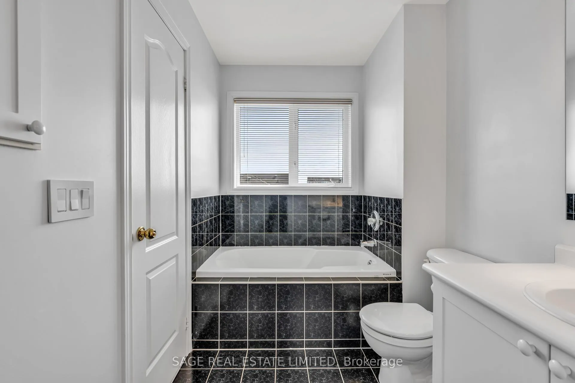 Photo 19 of 41 Cynthia Jean Street, Markham, Berczy — HOMEH