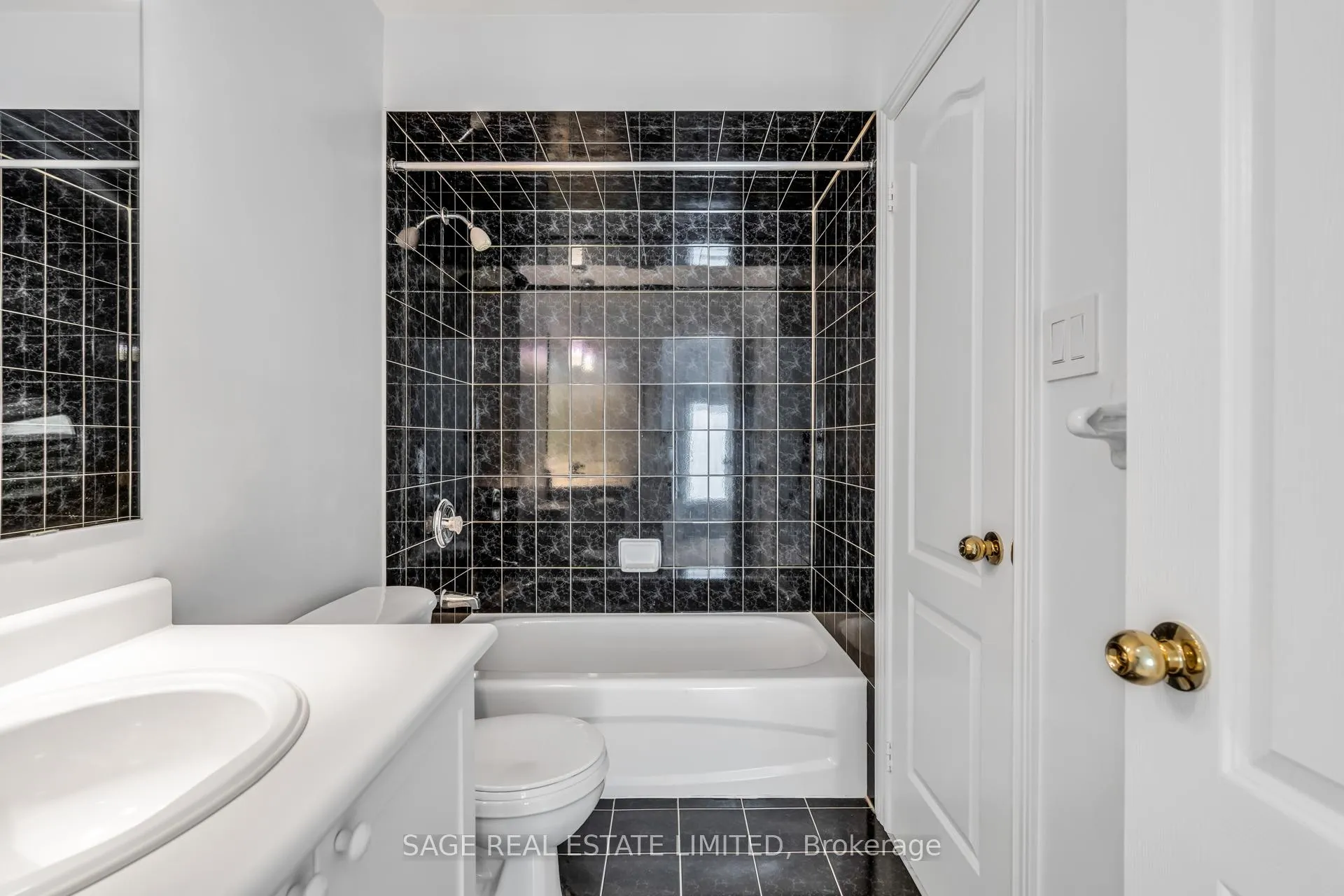 Photo 24 of 41 Cynthia Jean Street, Markham, Berczy — HOMEH