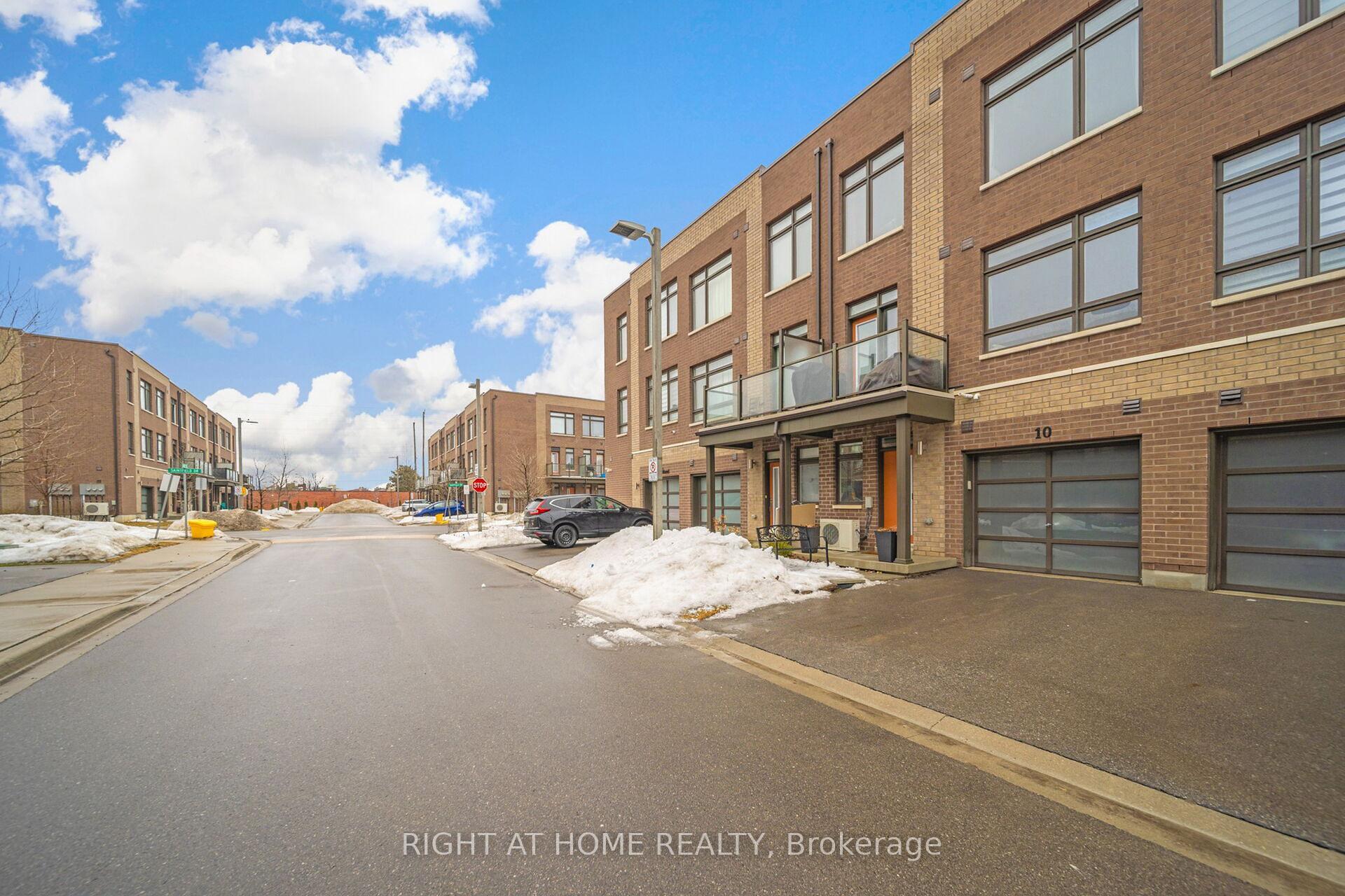 Photo 2 of 10 Engel Street, Vaughan, Vaughan Grove — HOMEH