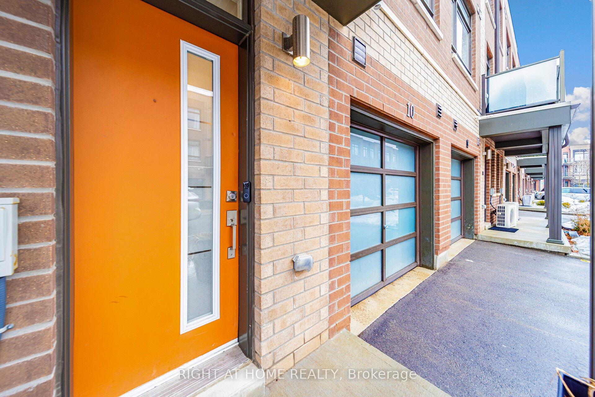 Photo 3 of 10 Engel Street, Vaughan, Vaughan Grove — HOMEH