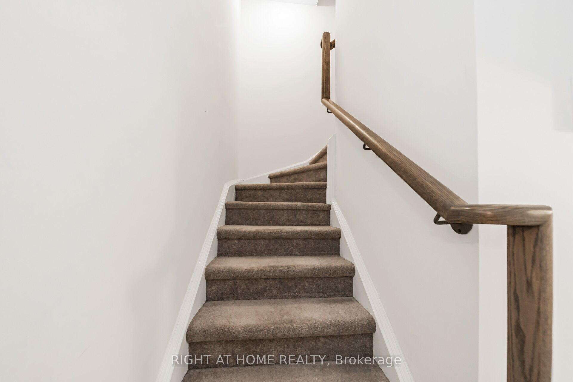 Photo 7 of 10 Engel Street, Vaughan, Vaughan Grove — HOMEH