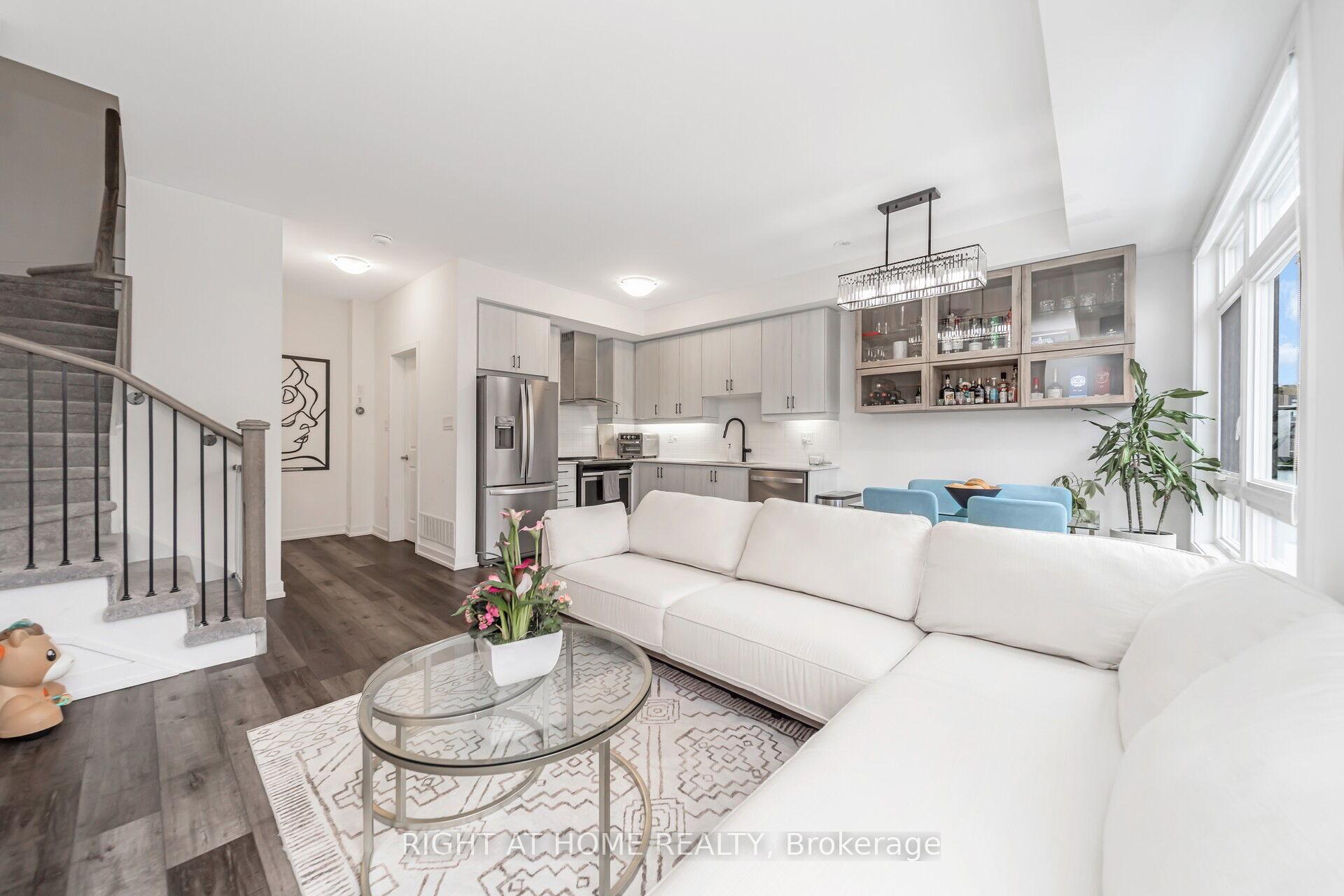 Photo 15 of 10 Engel Street, Vaughan, Vaughan Grove — HOMEH