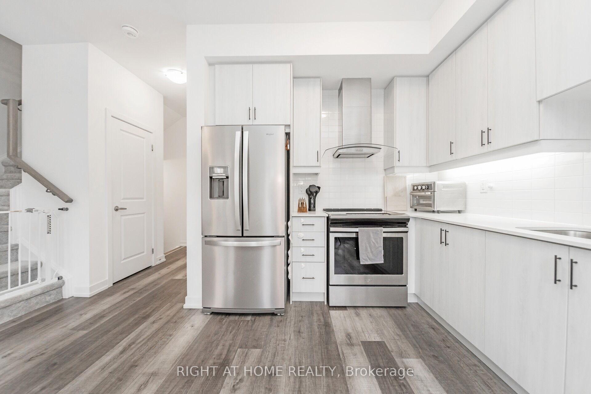 Photo 24 of 10 Engel Street, Vaughan, Vaughan Grove — HOMEH