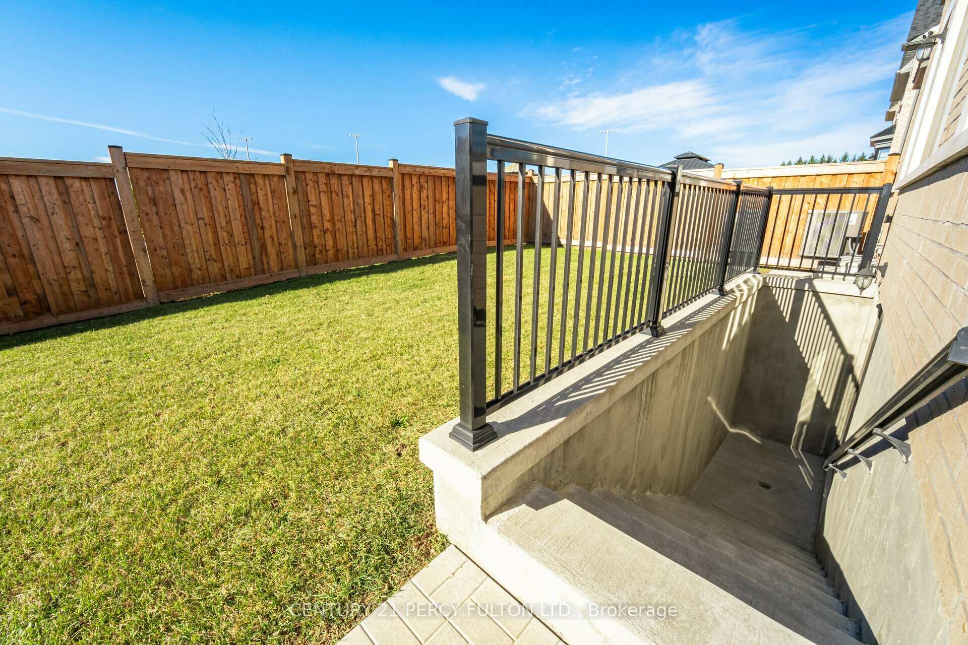 Photo 36 of 2 Capstan Court, Whitby, Lynde Creek — HOMEH
