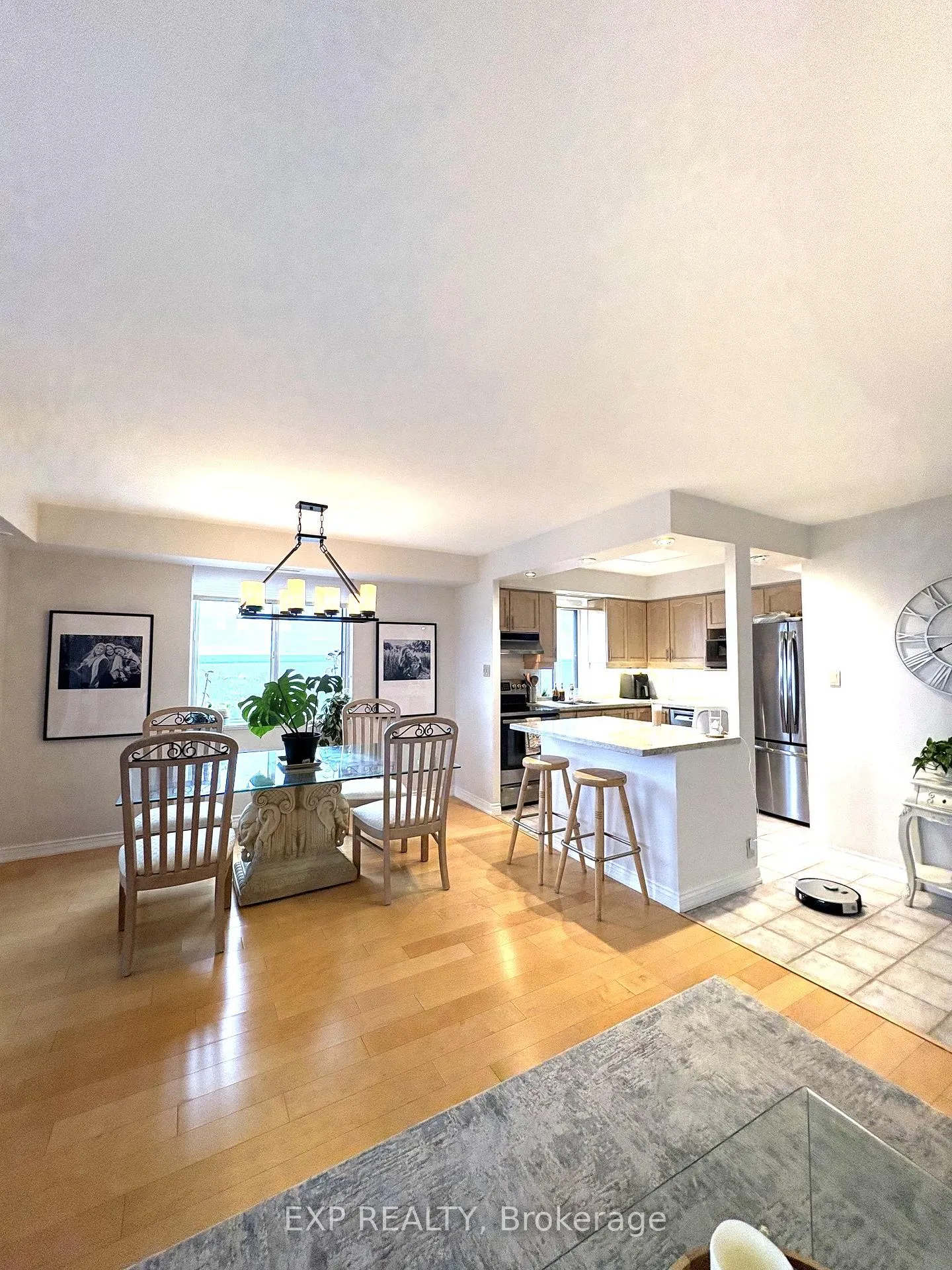 Photo 9 of Unit 1407, 301 Frances Avenue, Hamilton, Lakeshore — HOMEH