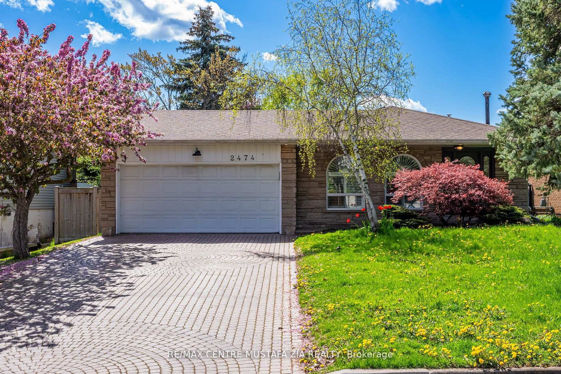 Front of 2474 Yarmouth Crescent