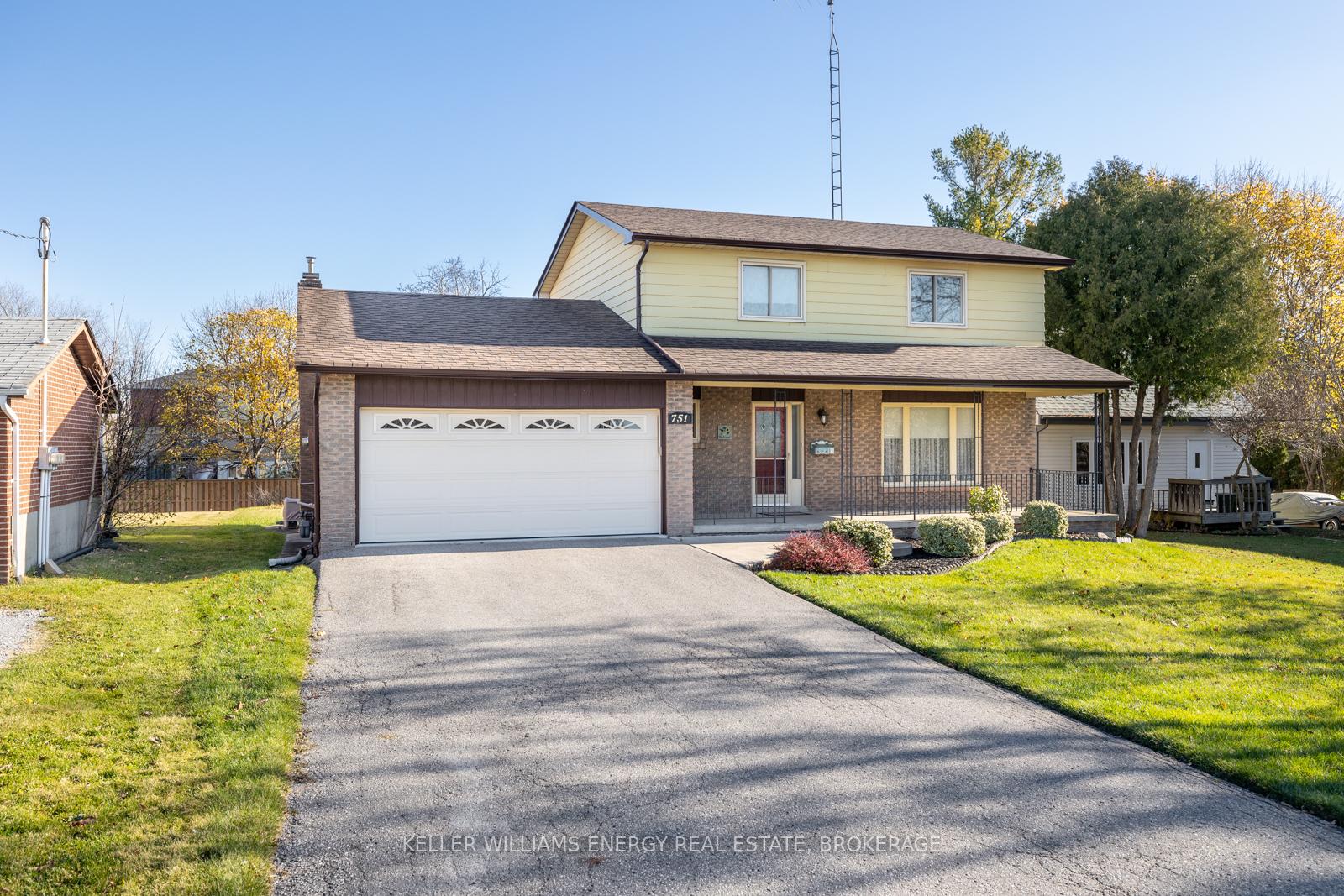 Photo 1 of 751 Cochrane Street, Whitby, Downtown Whitby — HOMEH