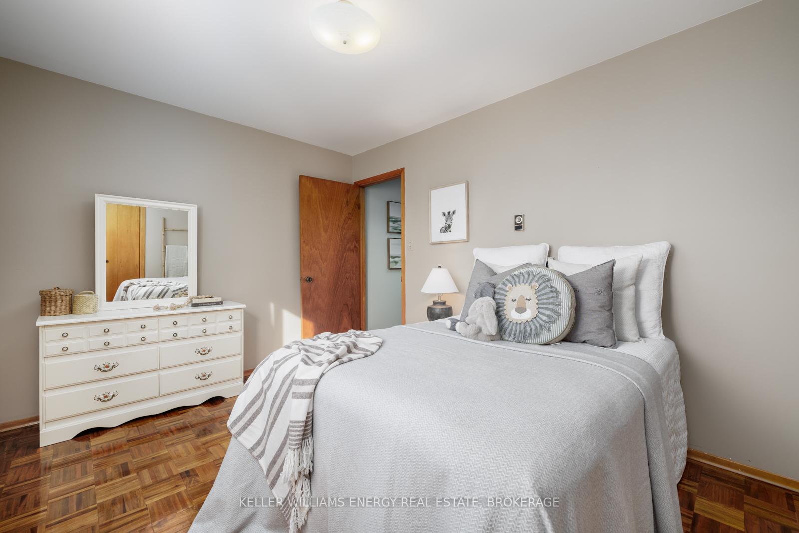 Photo 21 of 751 Cochrane Street, Whitby, Downtown Whitby — HOMEH