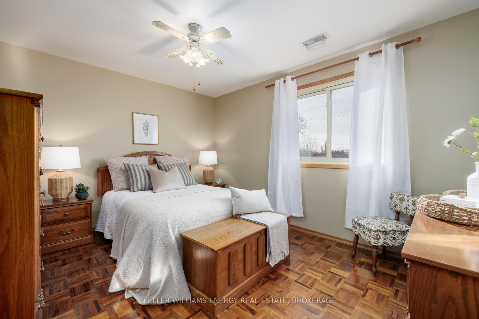 Photo 24 of 751 Cochrane Street, Whitby, Downtown Whitby — HOMEH