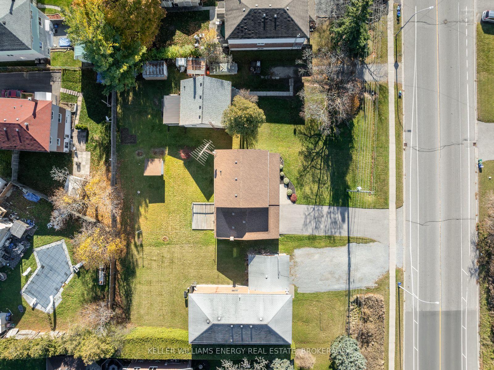 Photo 32 of 751 Cochrane Street, Whitby, Downtown Whitby — HOMEH