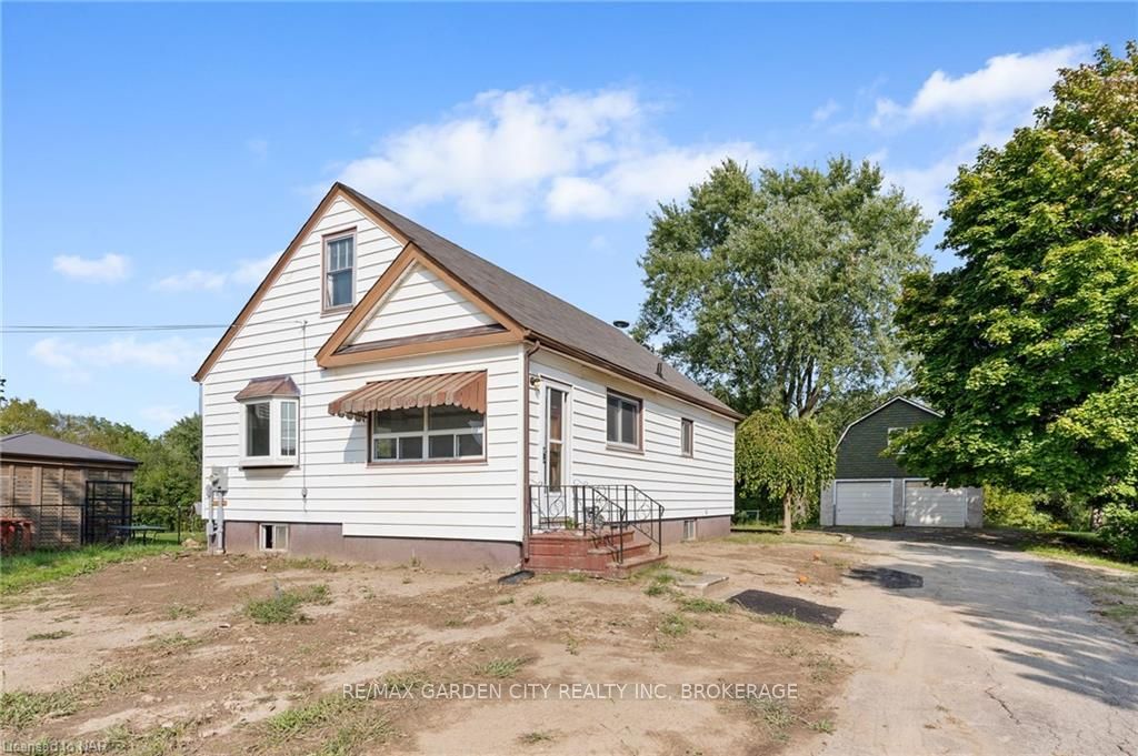 Photo 2 of 528 South Pelham Road, Welland, Prince Charles — HOMEH