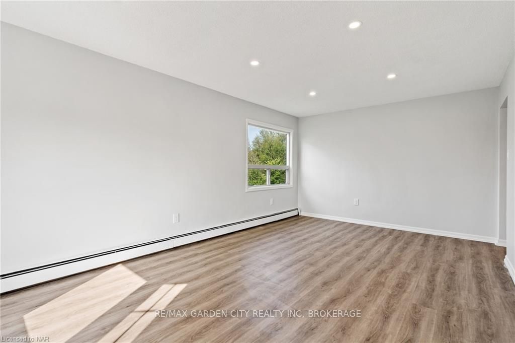 Photo 6 of 528 South Pelham Road, Welland, Prince Charles — HOMEH