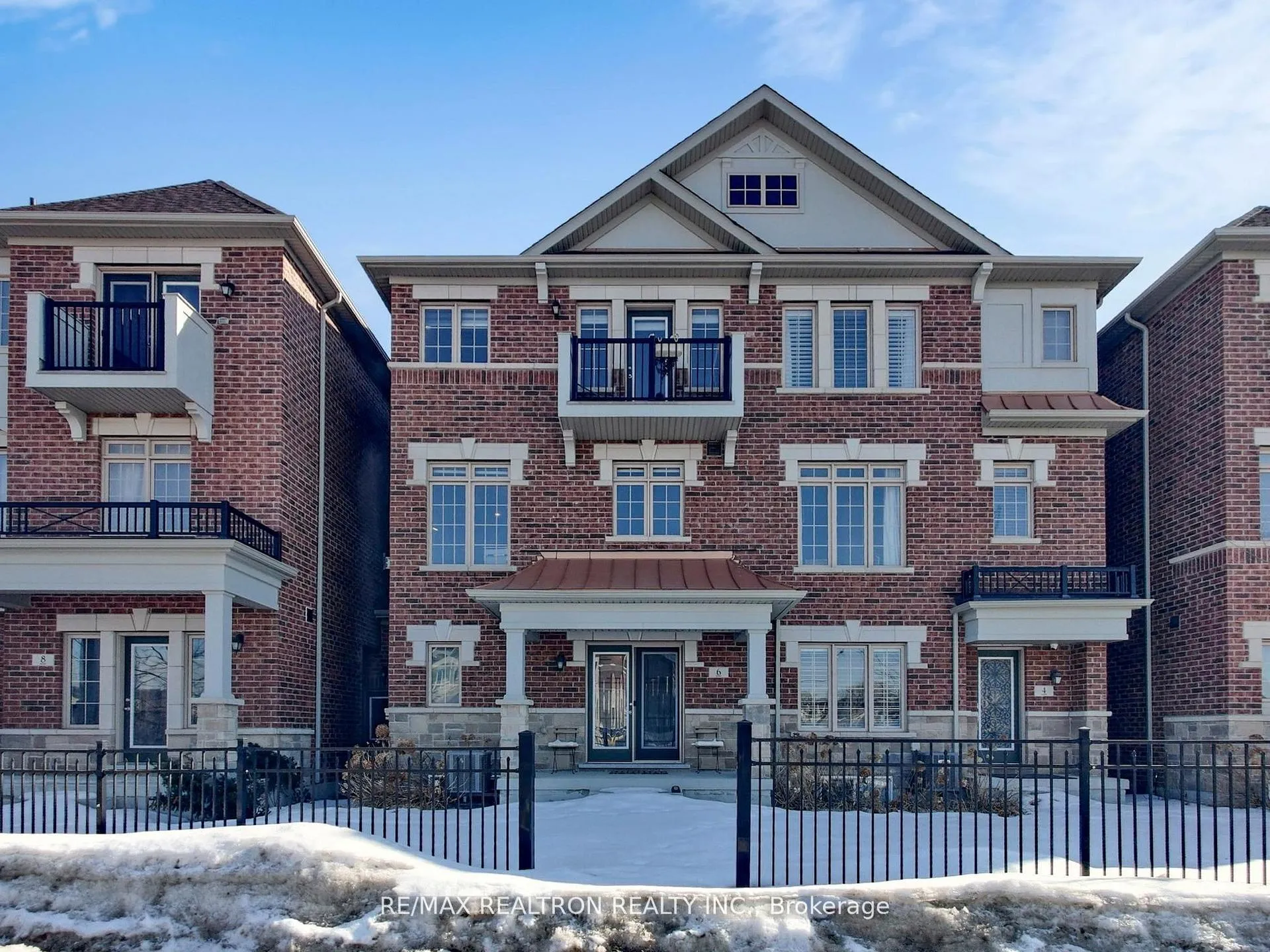 Photo 2 of 6 Oakmore Lane, Brampton, Bram West — HOMEH