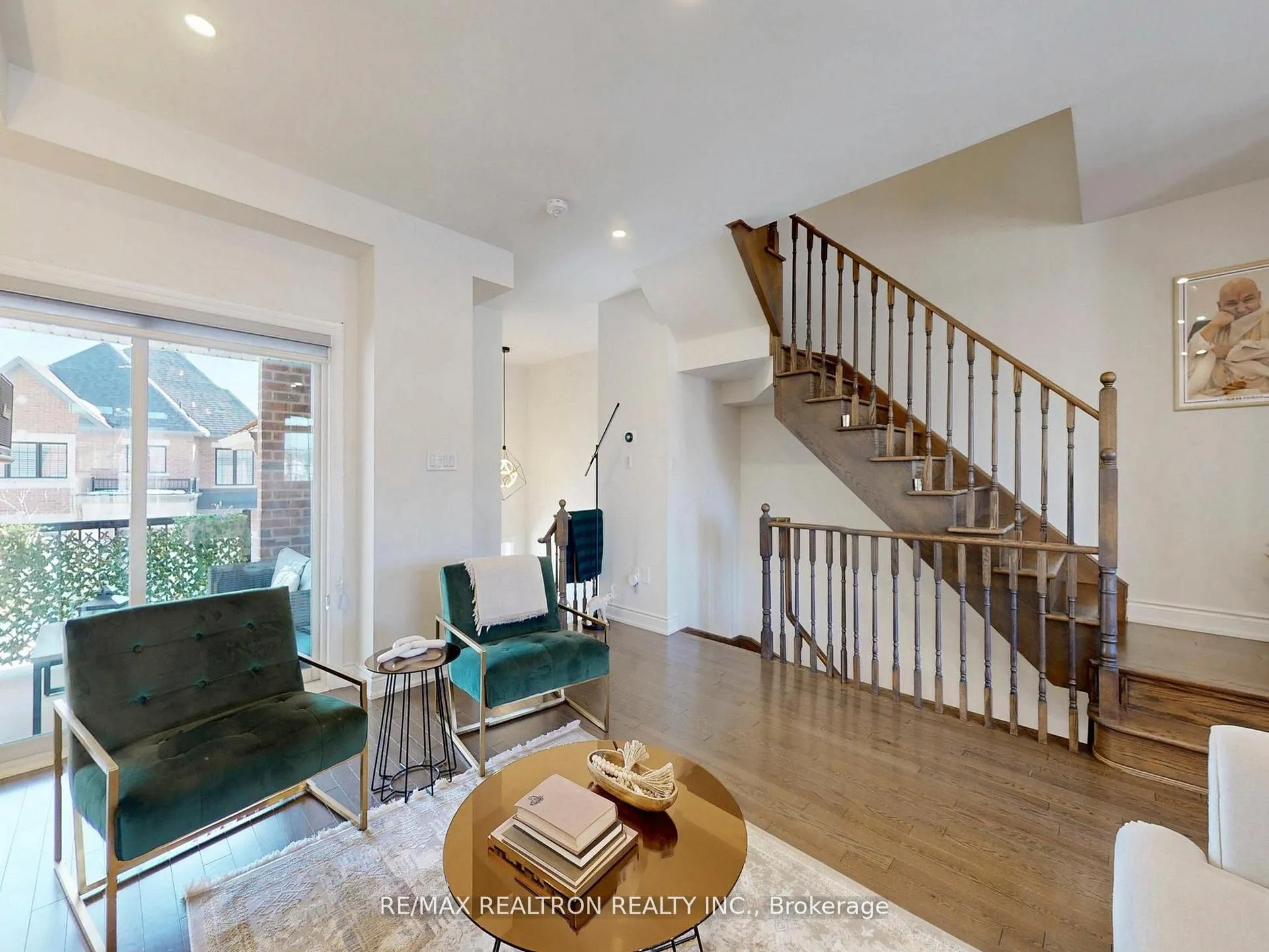 Photo 7 of 6 Oakmore Lane, Brampton, Bram West — HOMEH