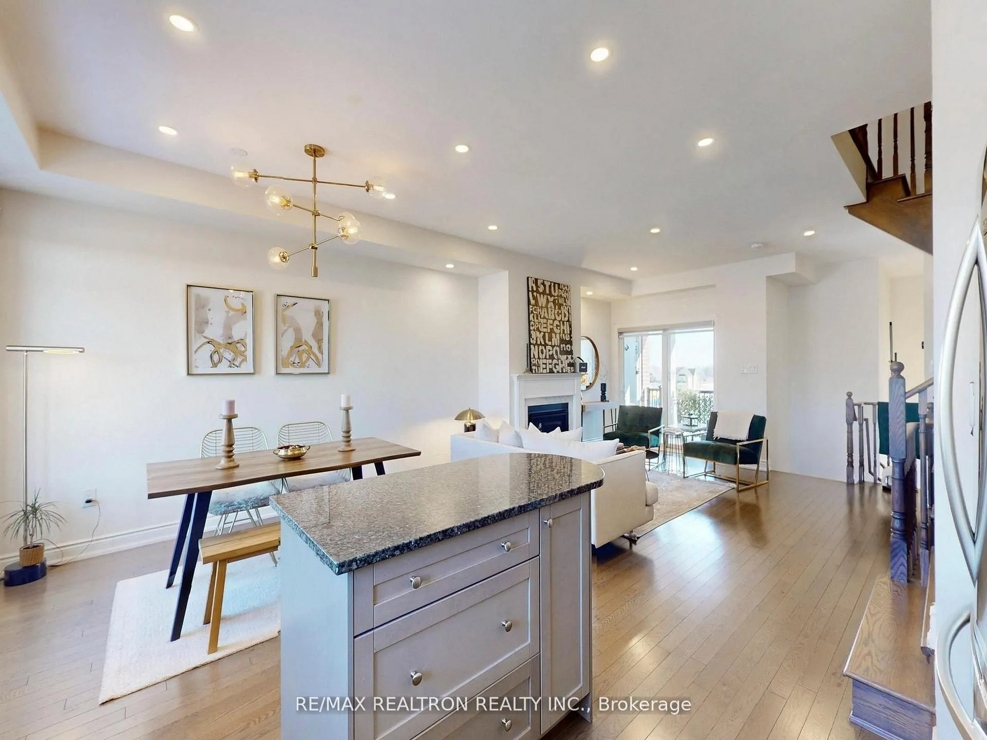 Photo 10 of 6 Oakmore Lane, Brampton, Bram West — HOMEH