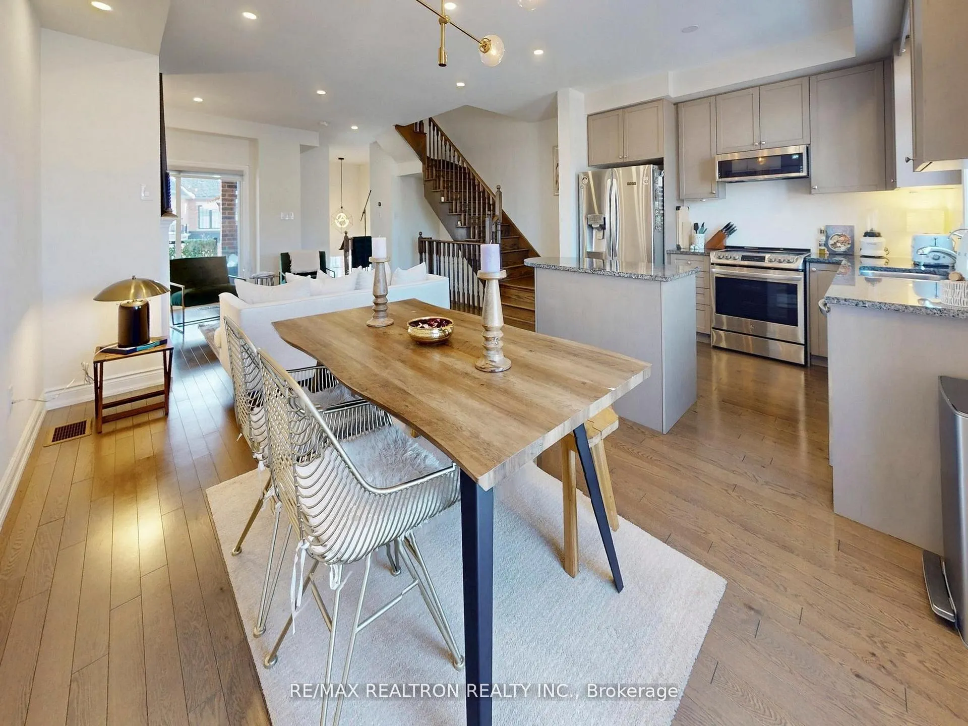 Photo 15 of 6 Oakmore Lane, Brampton, Bram West — HOMEH