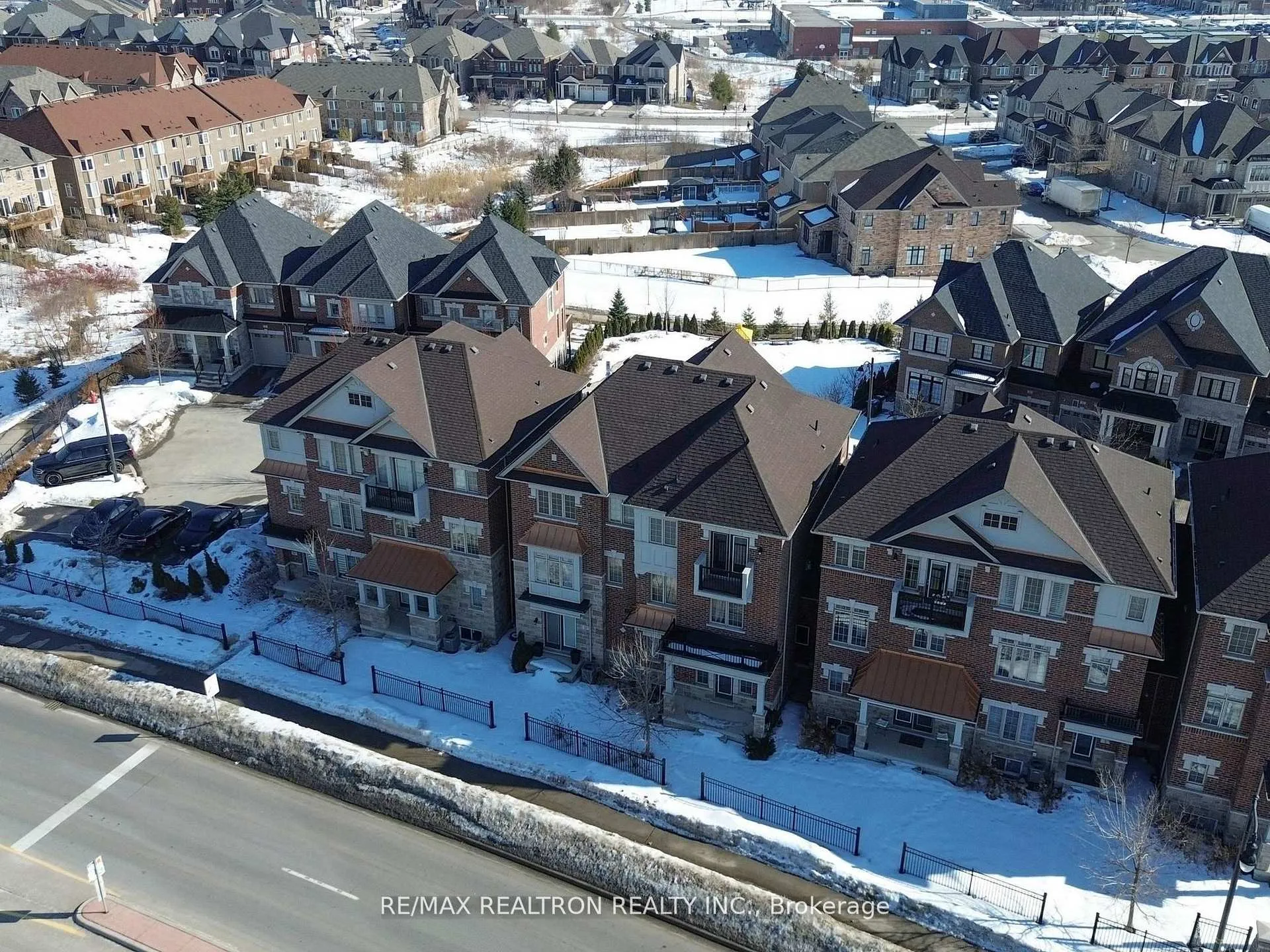 Photo 35 of 6 Oakmore Lane, Brampton, Bram West — HOMEH