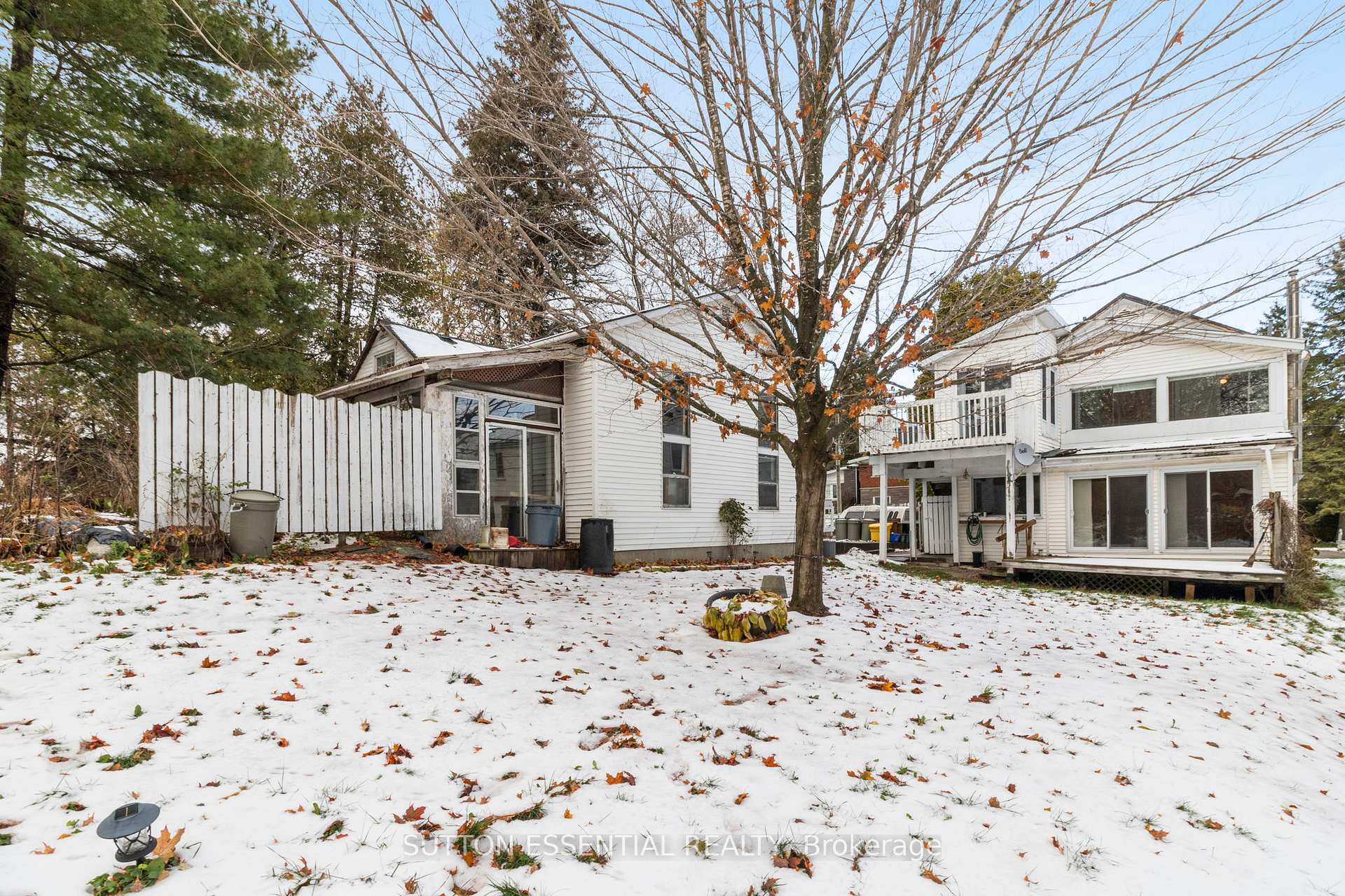 Photo 3 of 36 Ann Street, Brockville — HOMEH