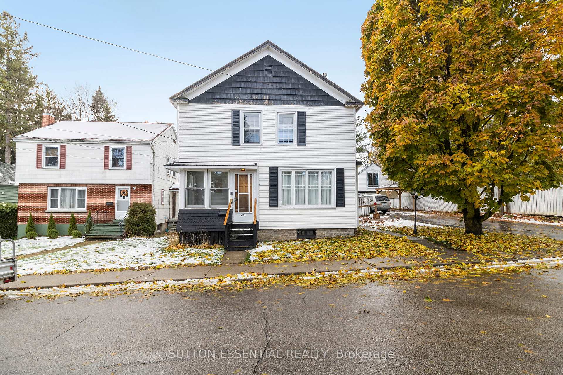 Photo 6 of 36 Ann Street, Brockville — HOMEH