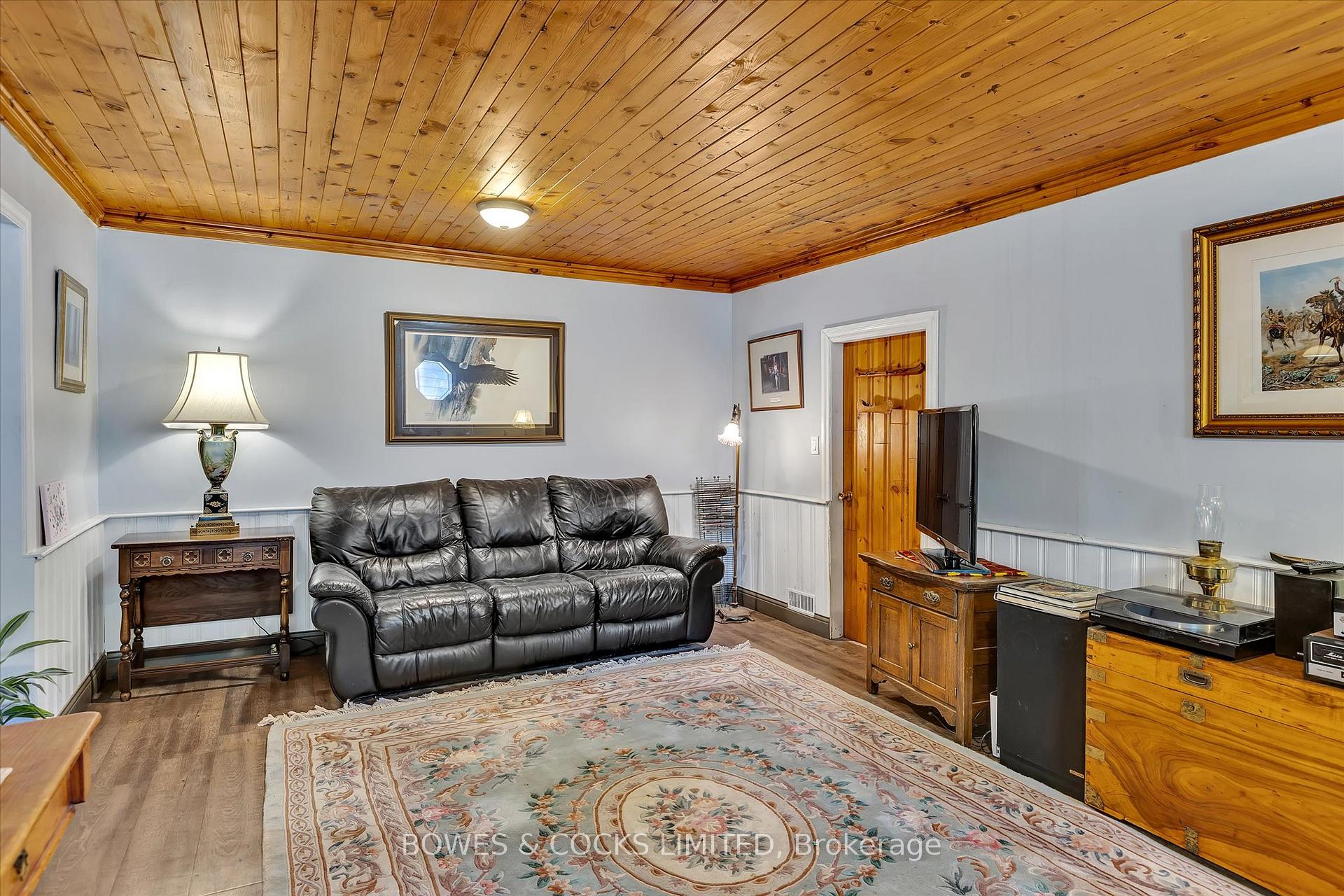 Photo 8 of 344 McDonnel Street, Peterborough, Town Ward 3 — HOMEH