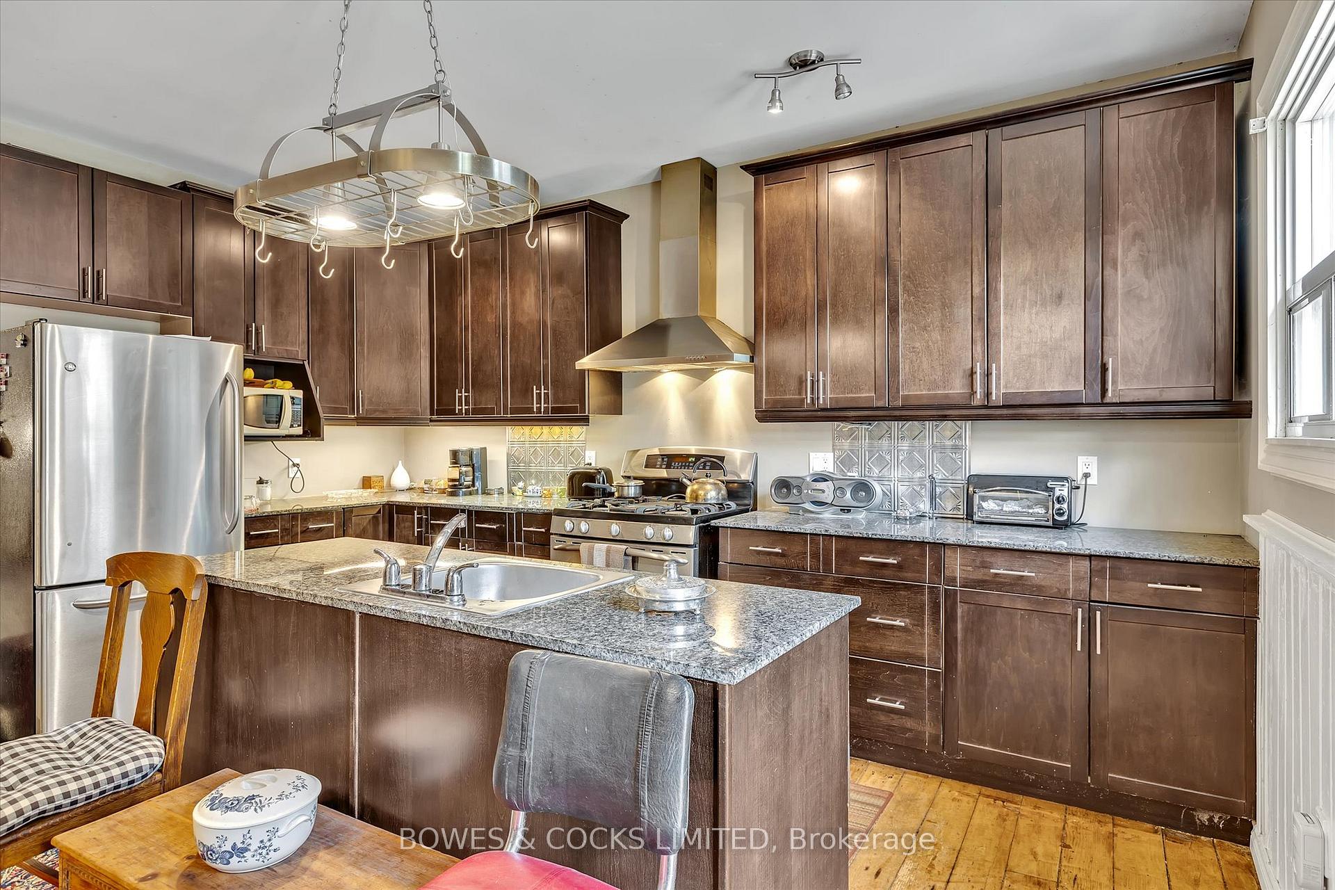 Photo 13 of 344 McDonnel Street, Peterborough, Town Ward 3 — HOMEH