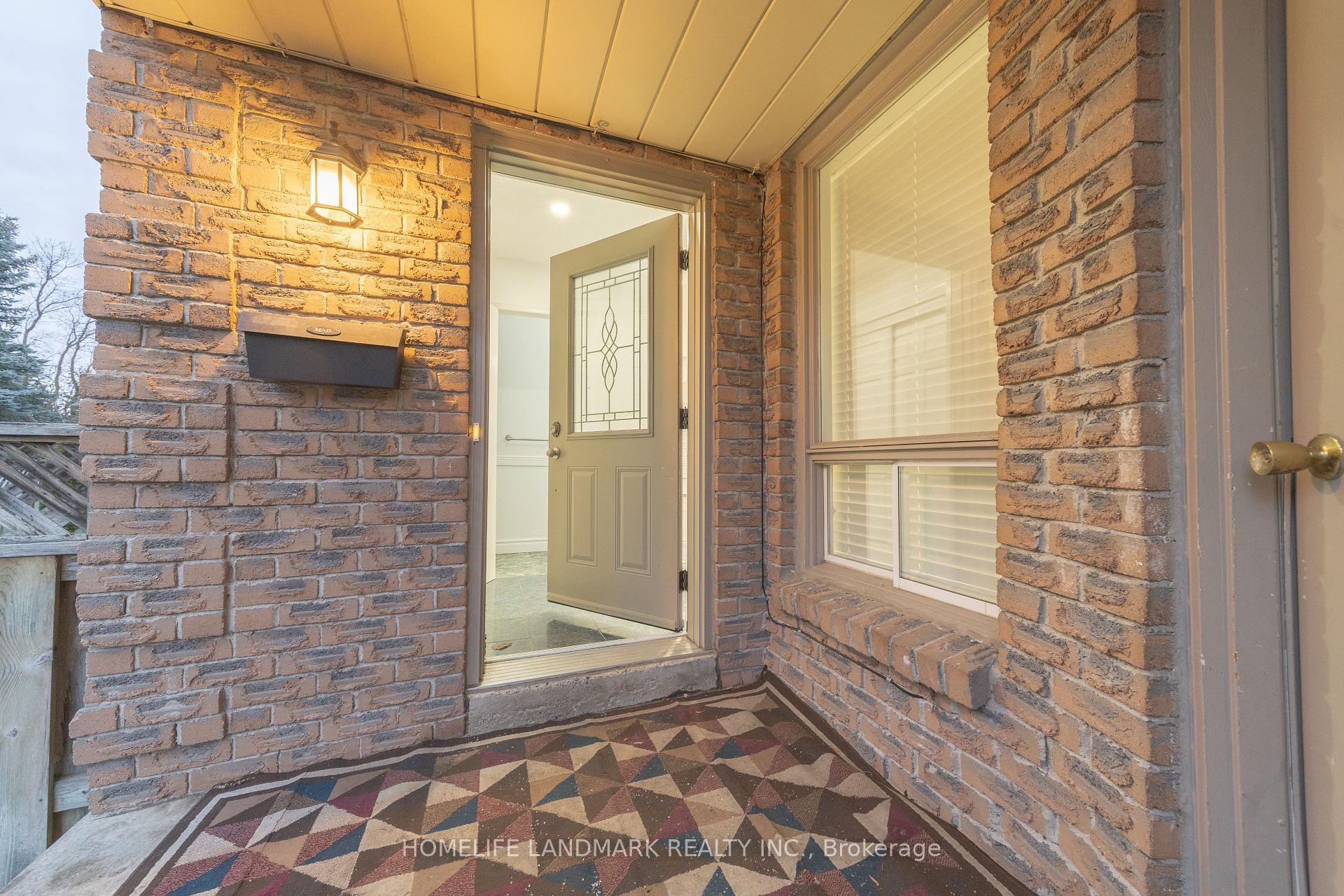 Photo 4 of 1606 Norwill Crescent, Oshawa, Samac — HOMEH
