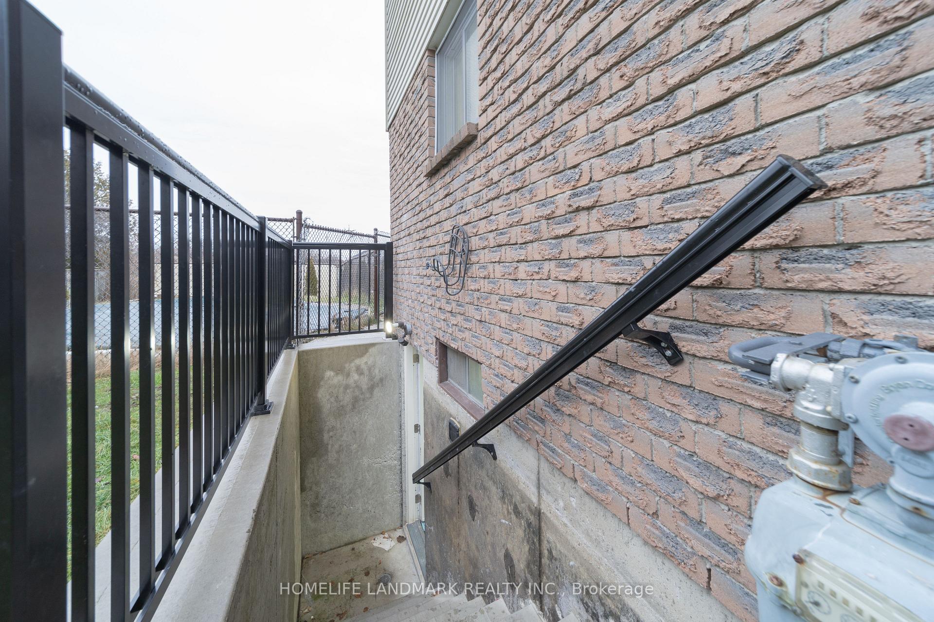 Photo 6 of 1606 Norwill Crescent, Oshawa, Samac — HOMEH