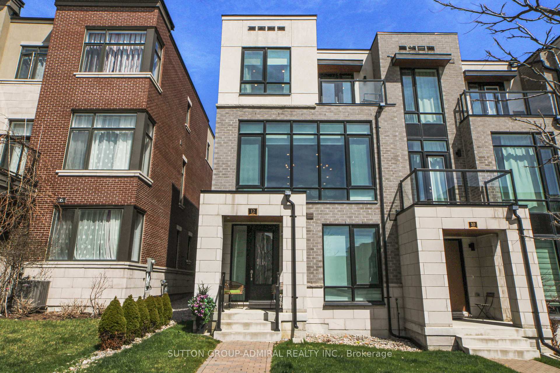 Photo 1 of 12 Carrville Woods Circle, Vaughan, Patterson — HOMEH
