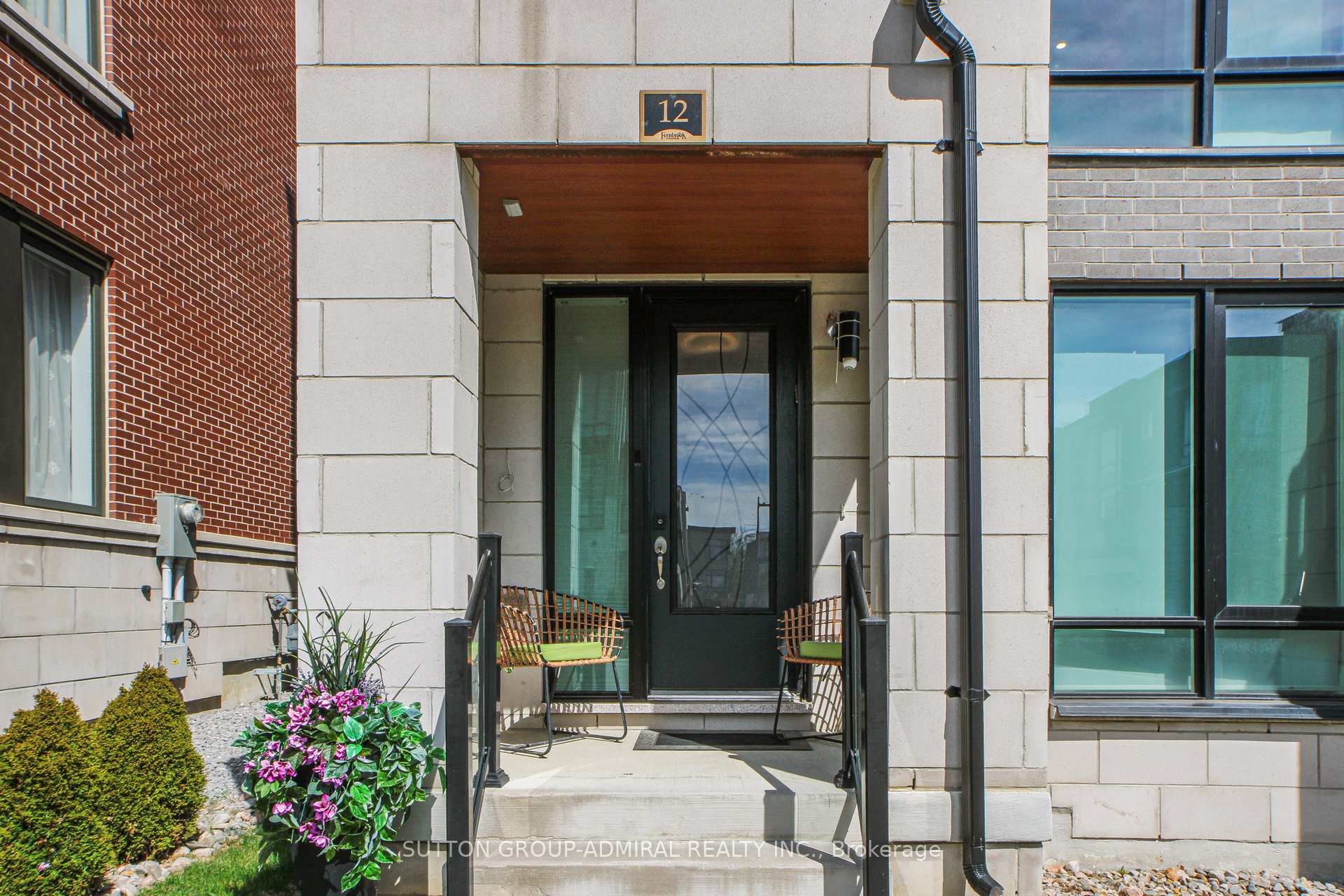 Photo 3 of 12 Carrville Woods Circle, Vaughan, Patterson — HOMEH